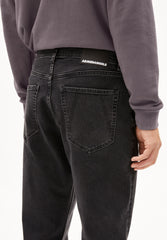 AARJO TARPA TAPERED JEANS | black washed authentic
