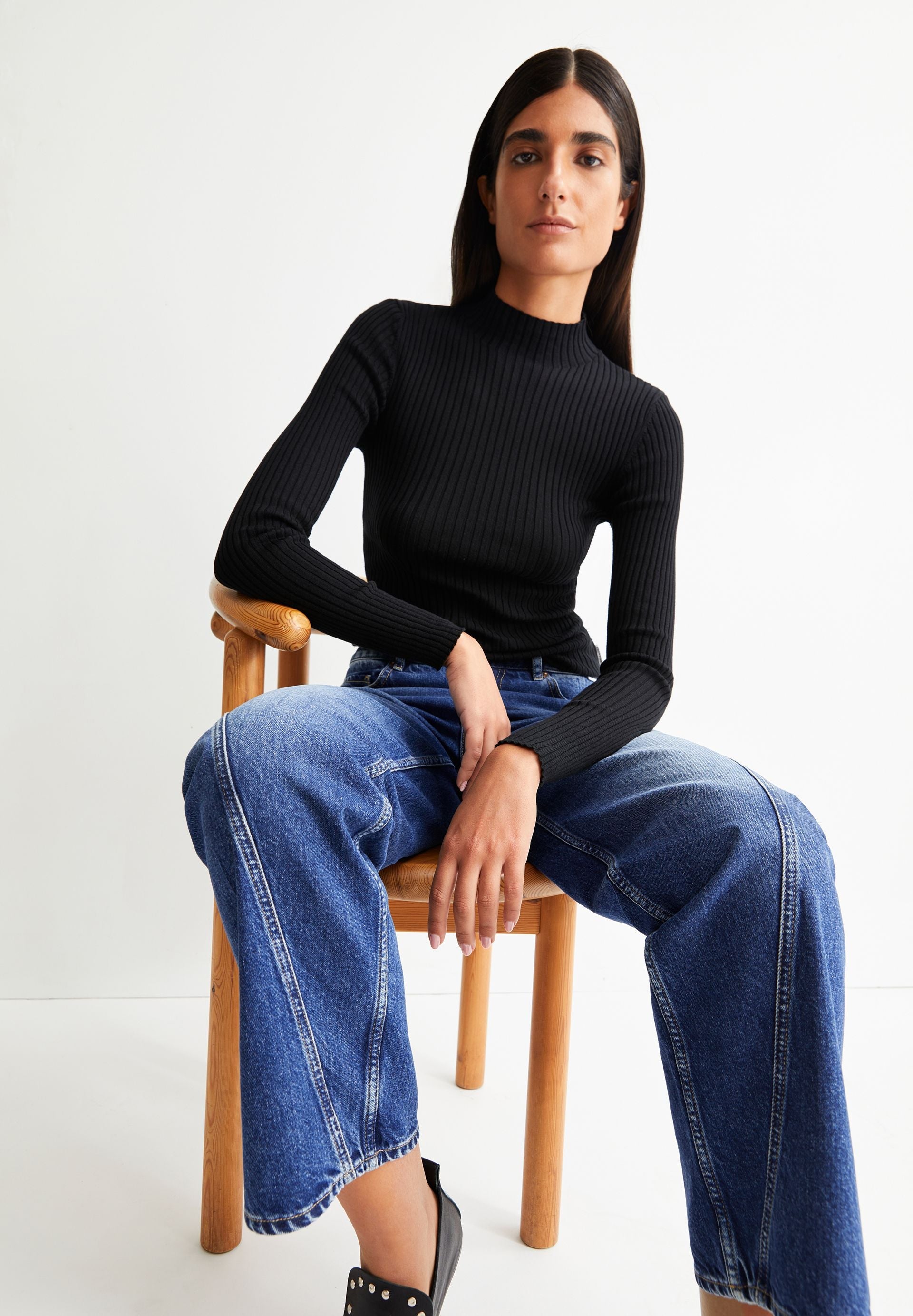 ALAANIA | black