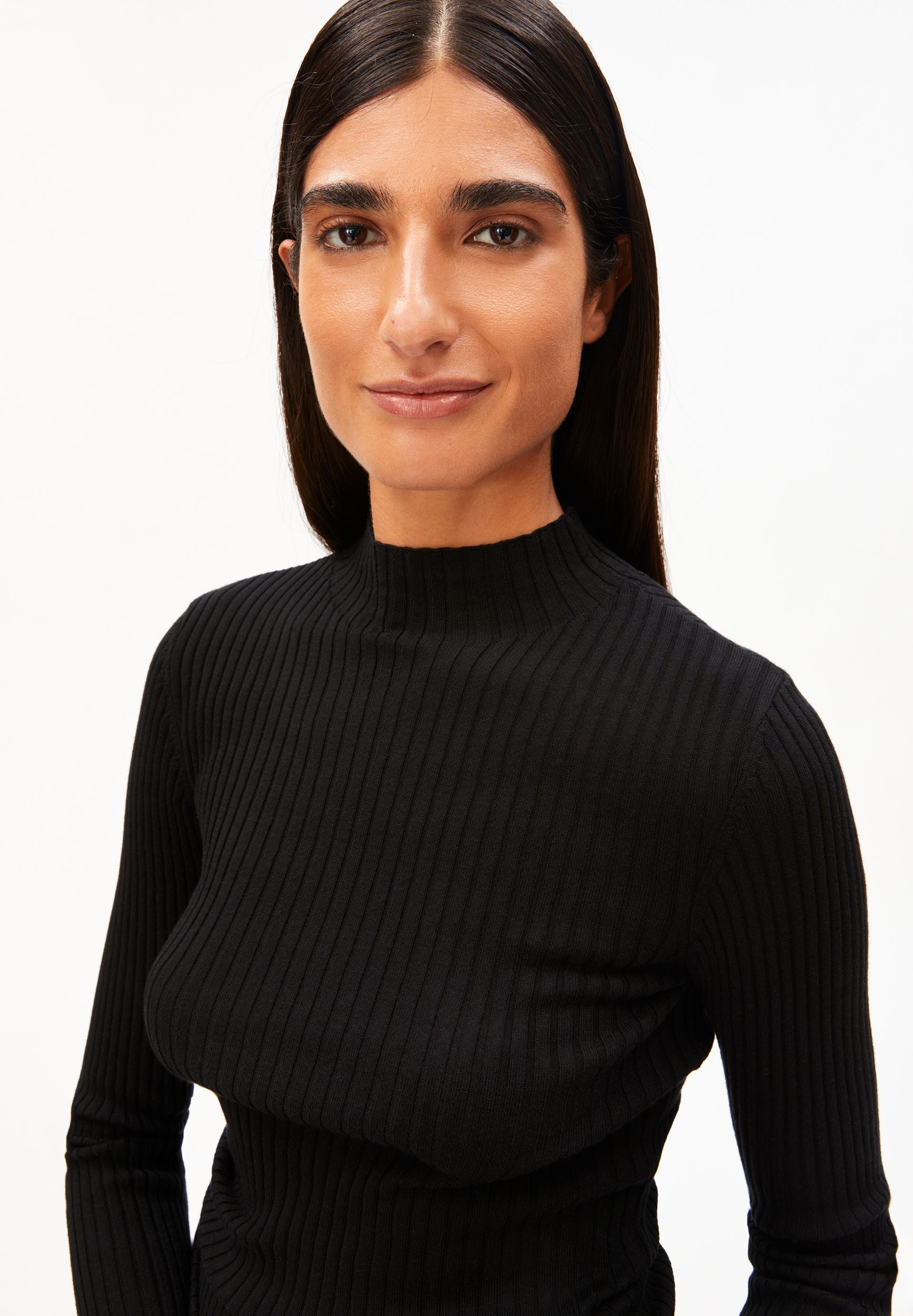 ALAANIA | black