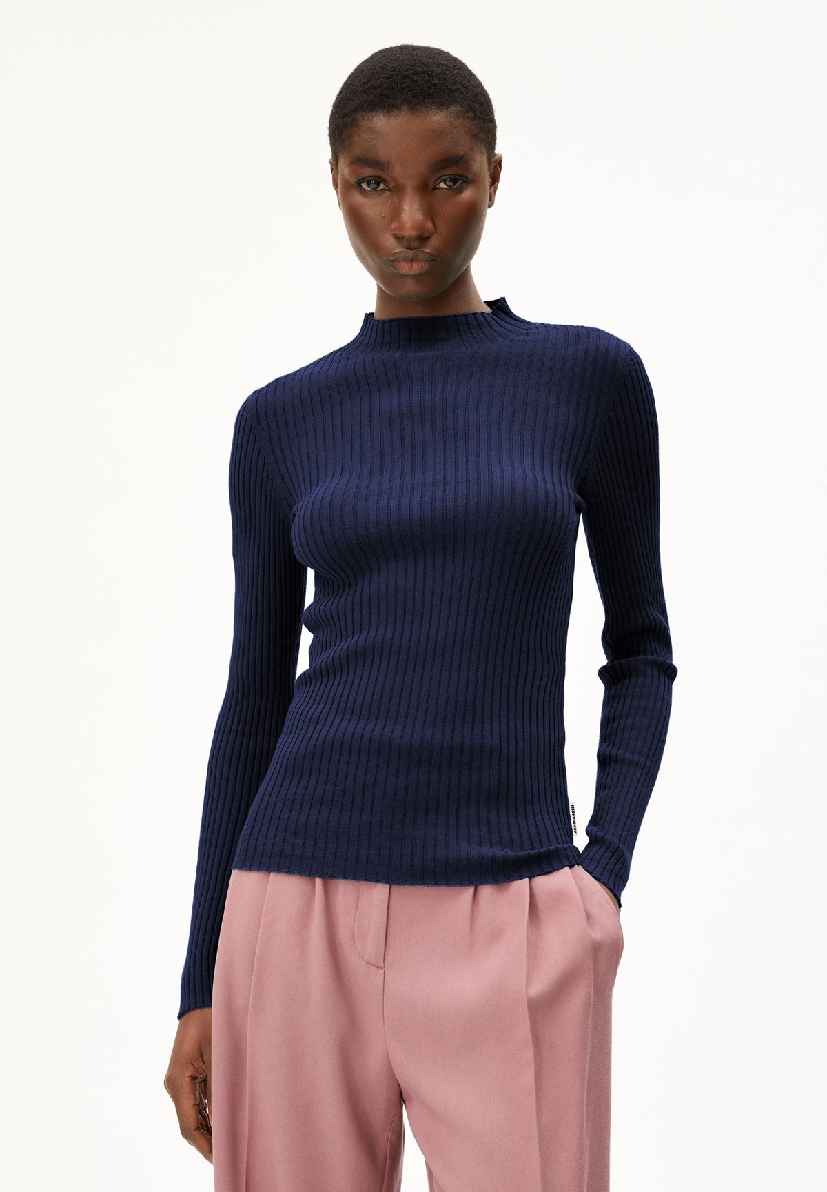 ALAANIA | tinted navy
