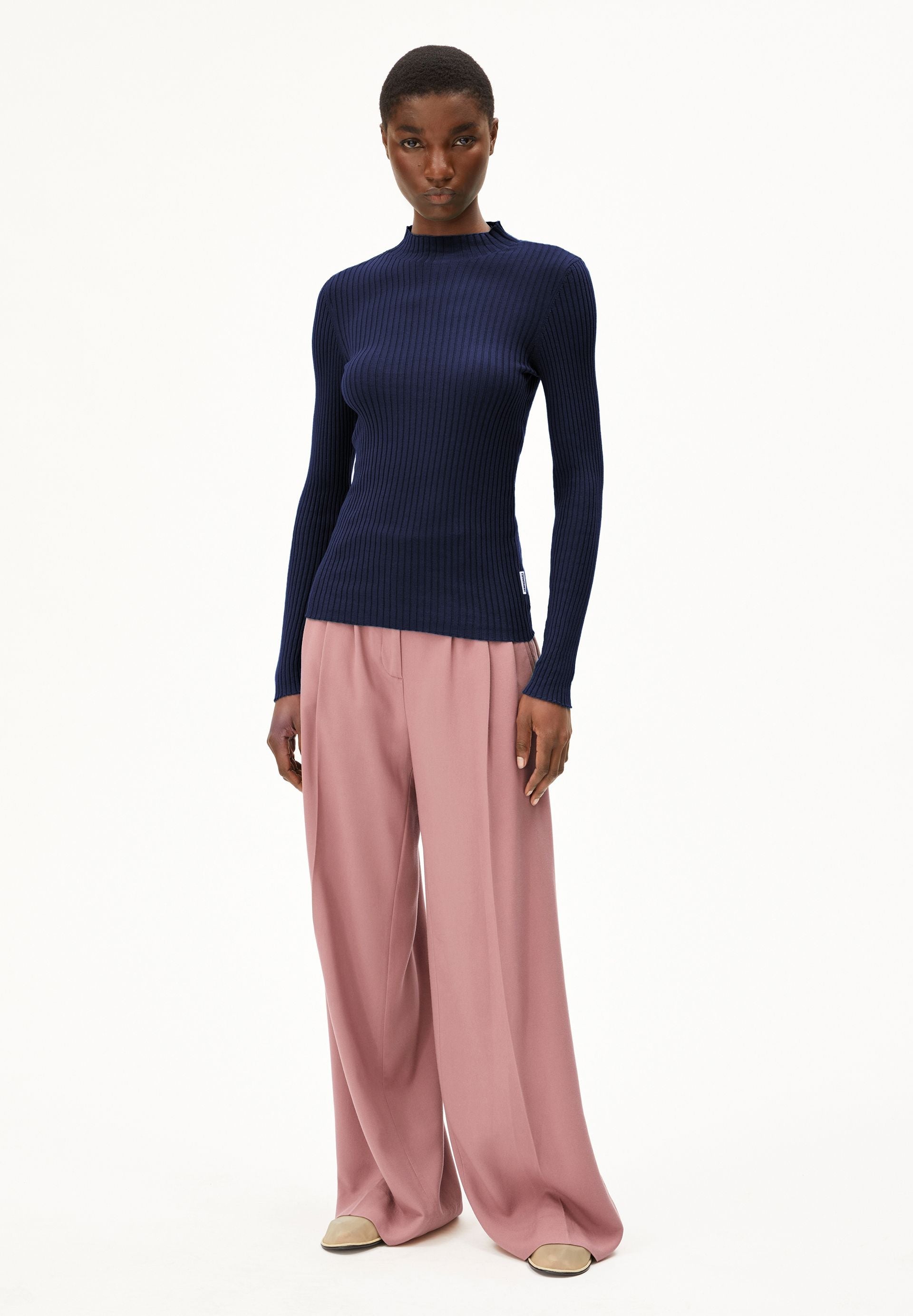 ALAANIA | tinted navy