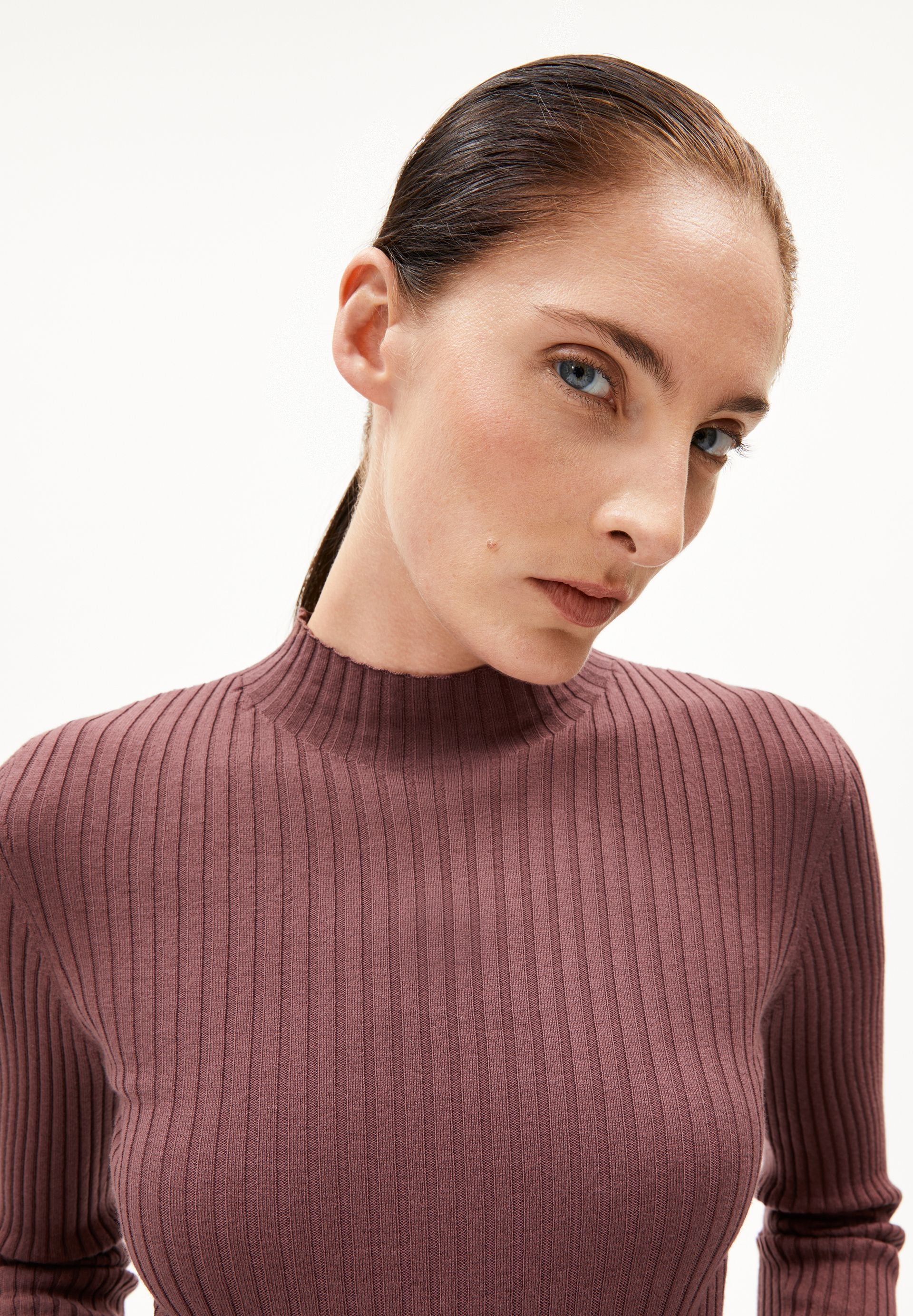ALAANIA | dark berry