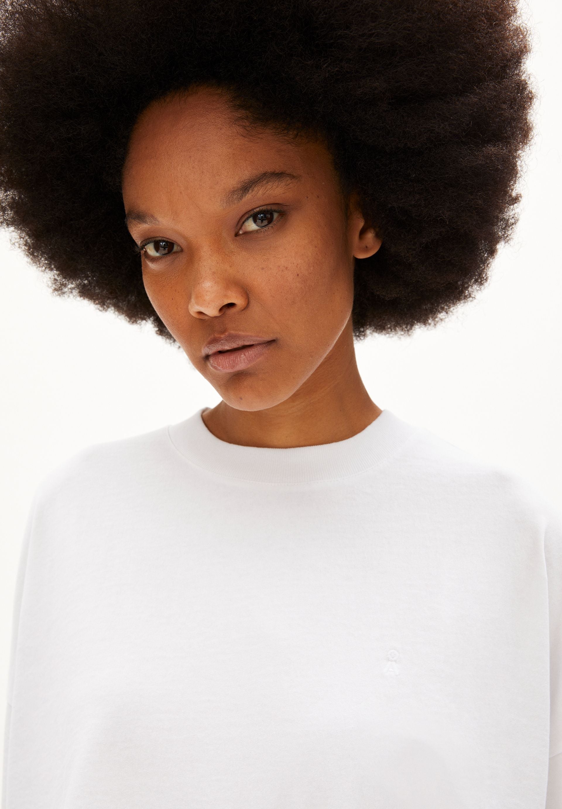 AALEXJAA | white