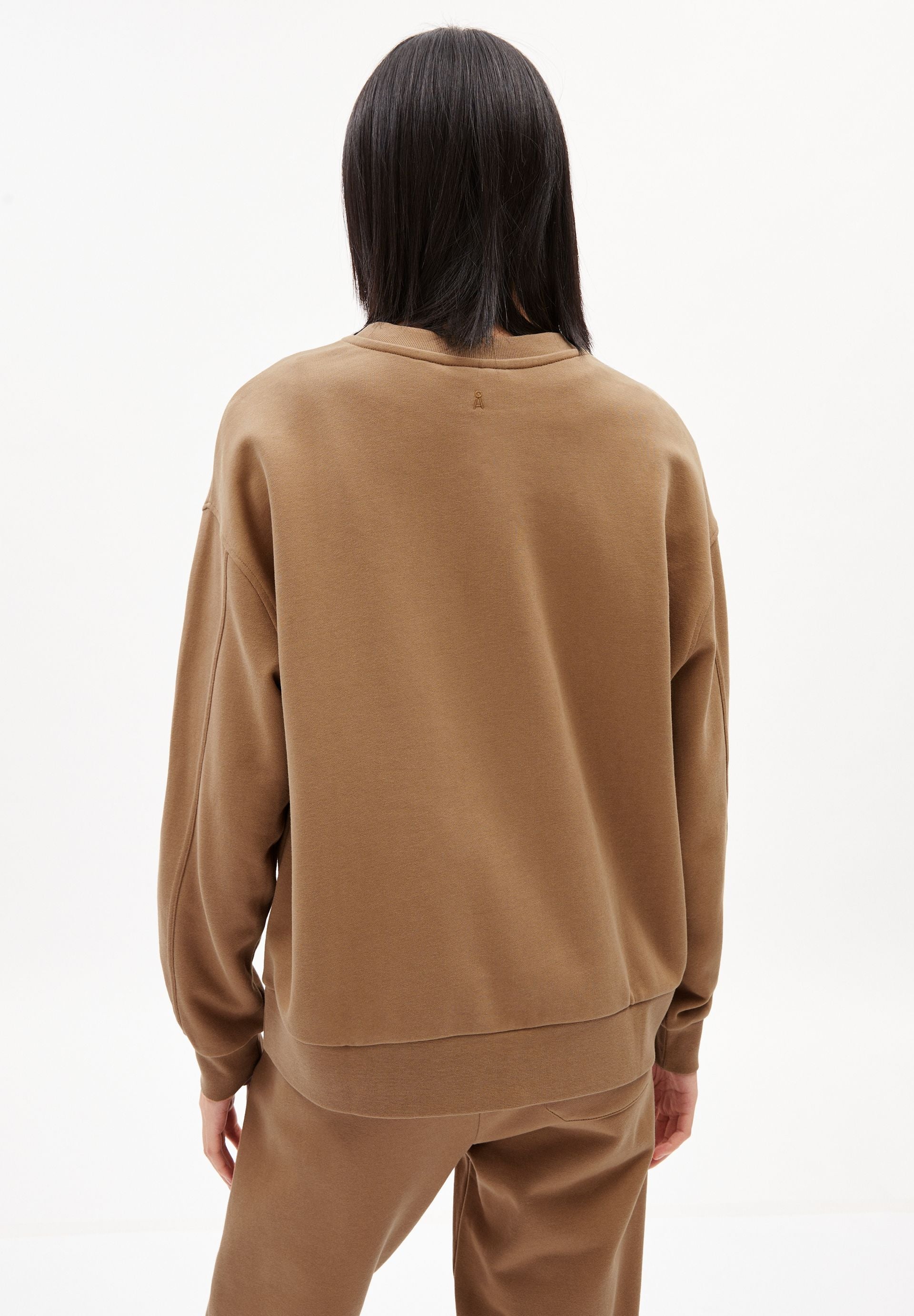 AARIN | smoky almond