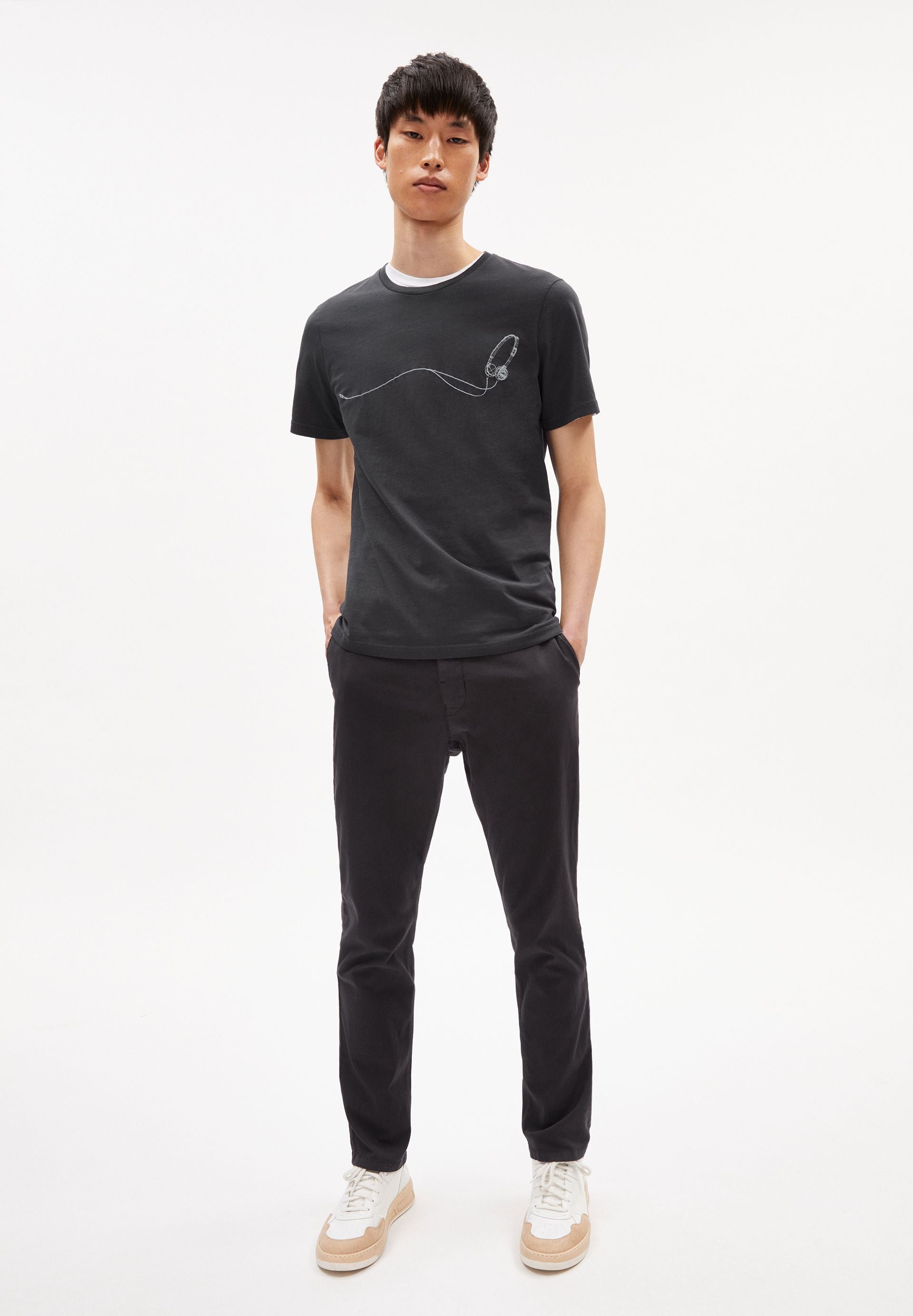 AATO REGULAR | graphite