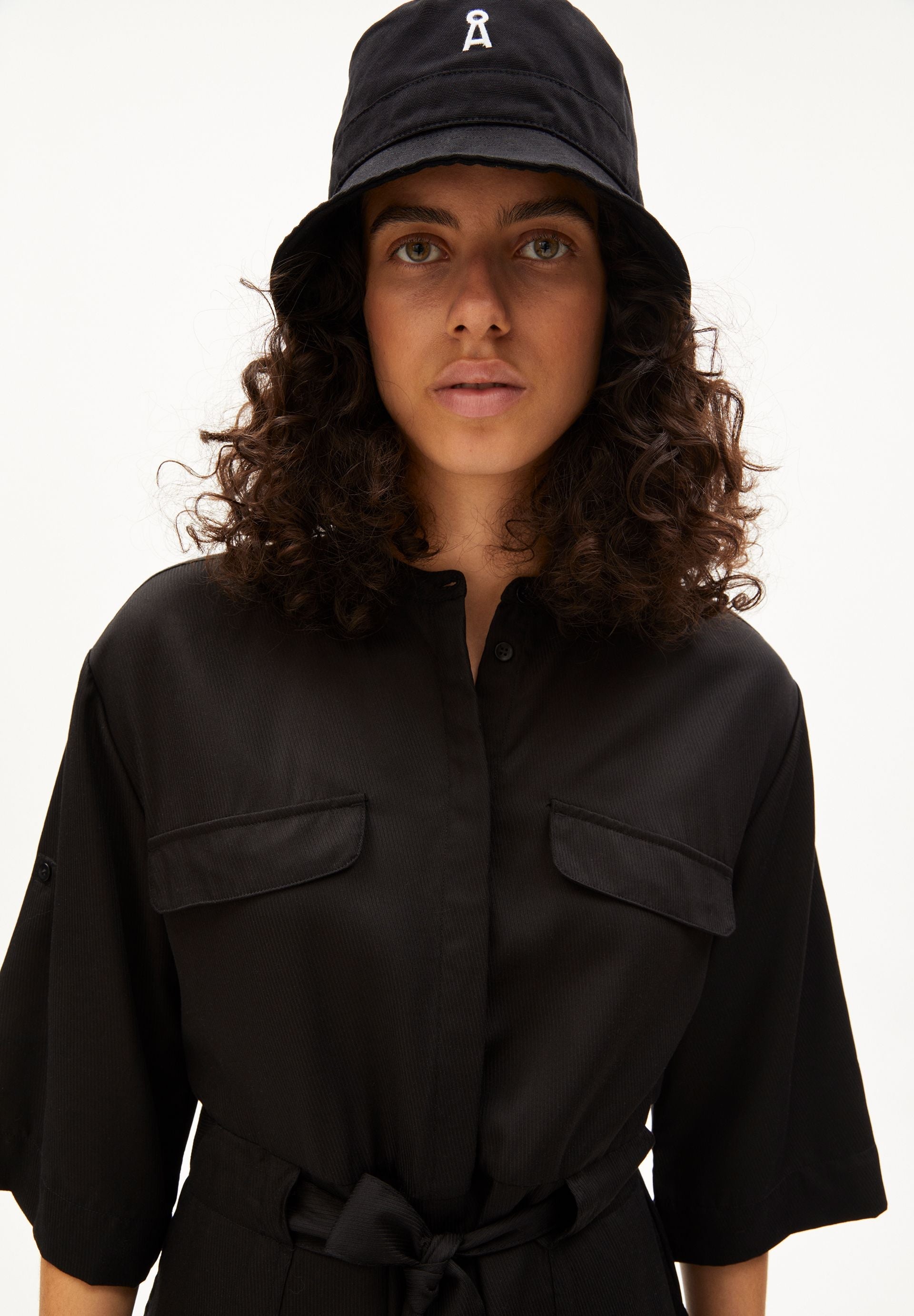 AAMREI | black