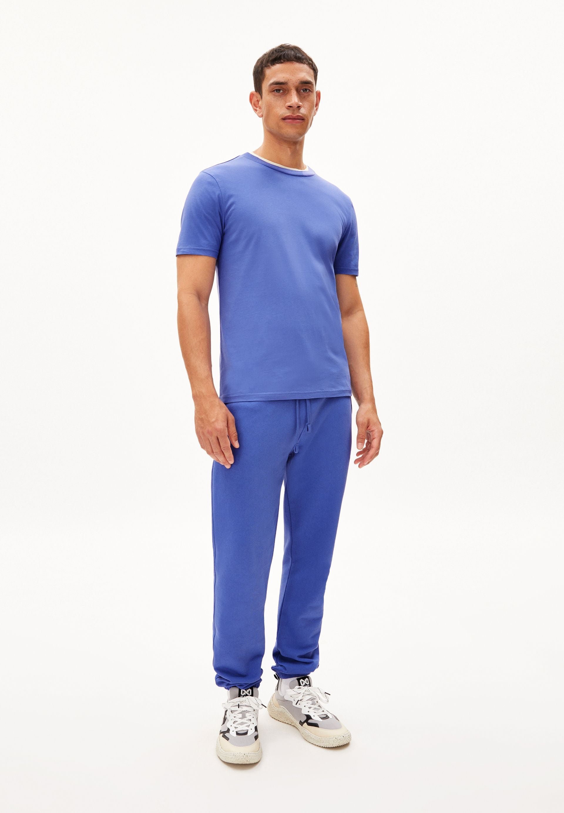 AARDO COMFORT | vibrant violet