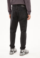 AARJO TARPA TAPERED JEANS | black washed authentic
