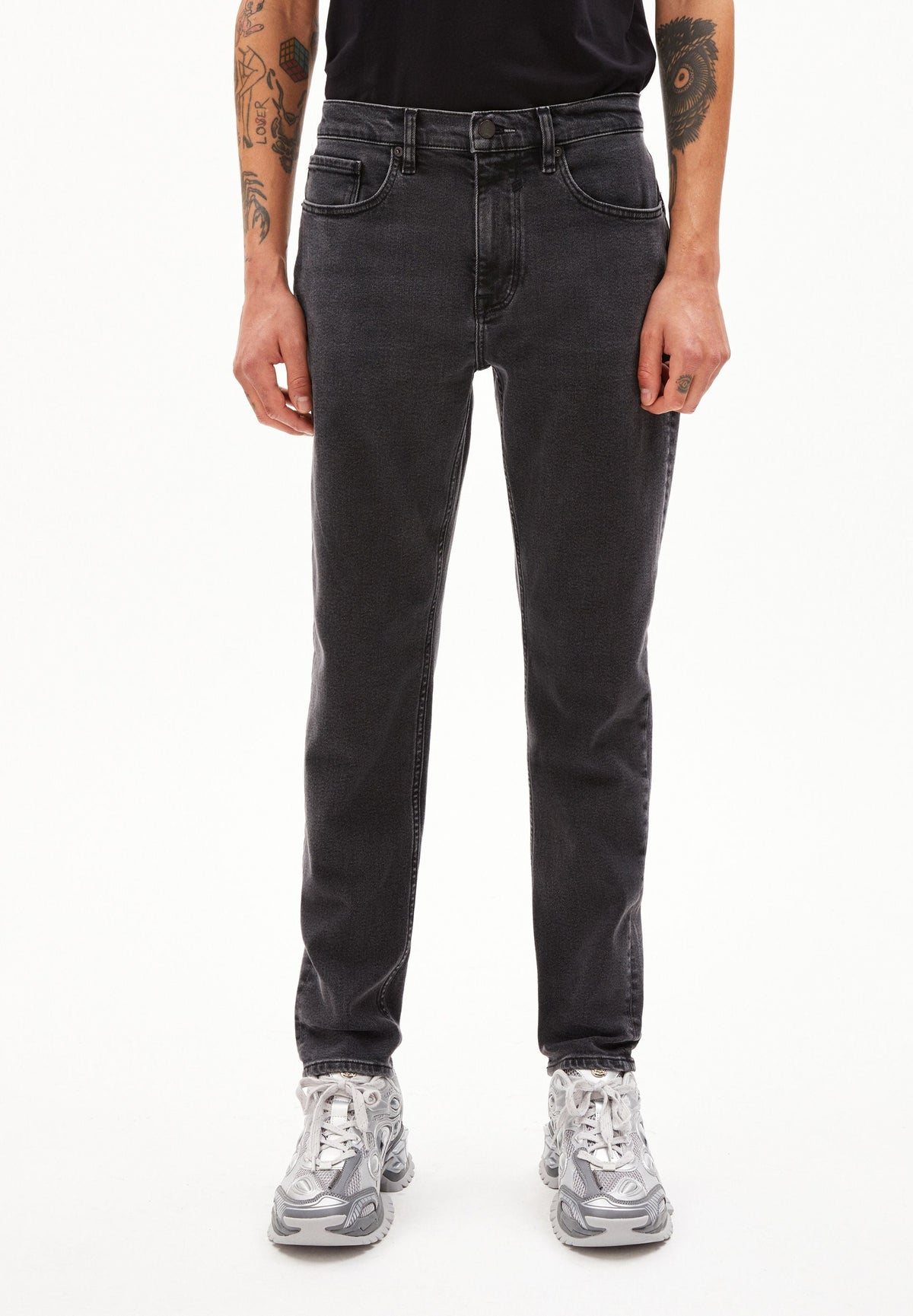 AARJO TARPA TAPERED JEANS | smoked