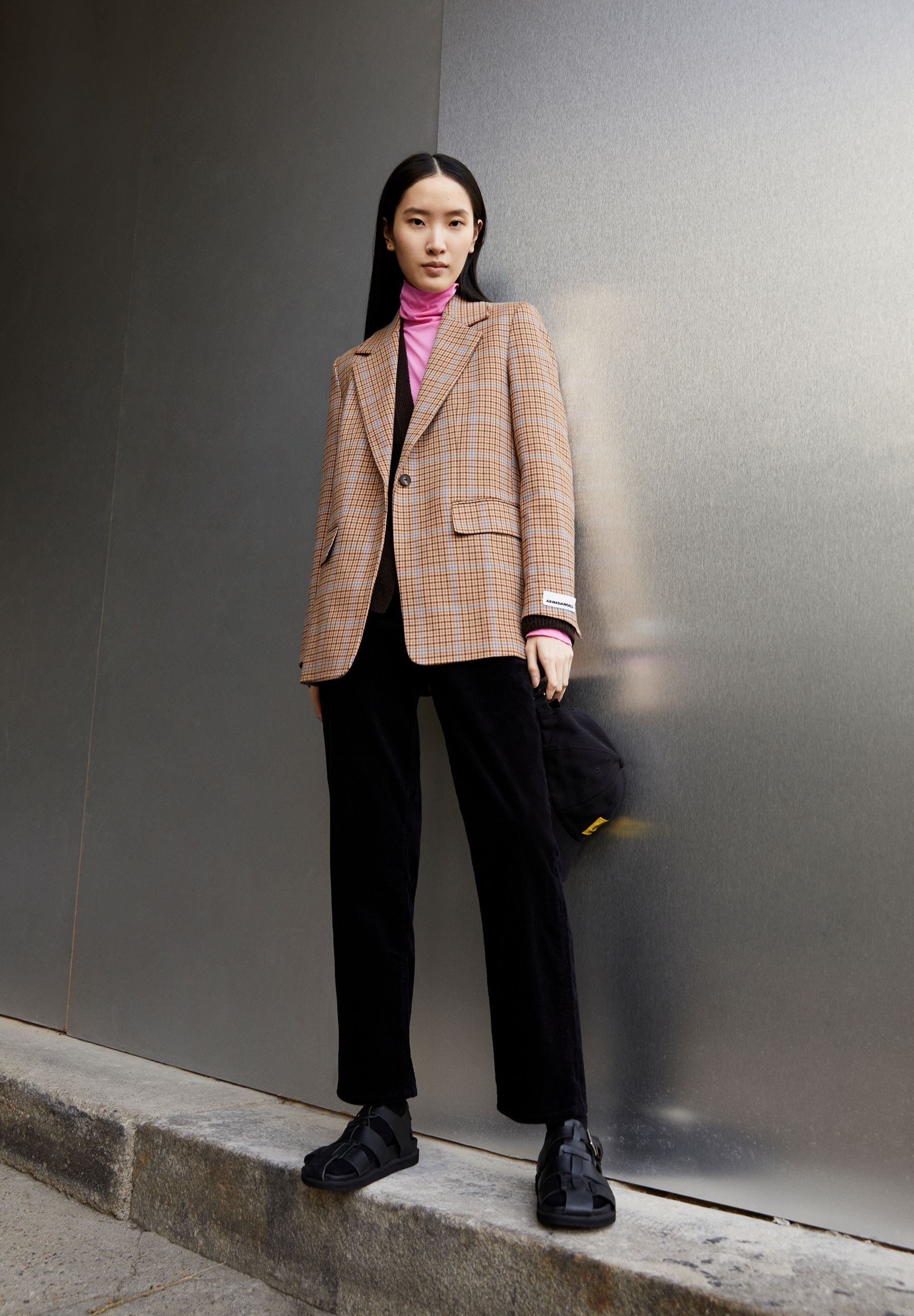 AAIKALA CORDUROY | black