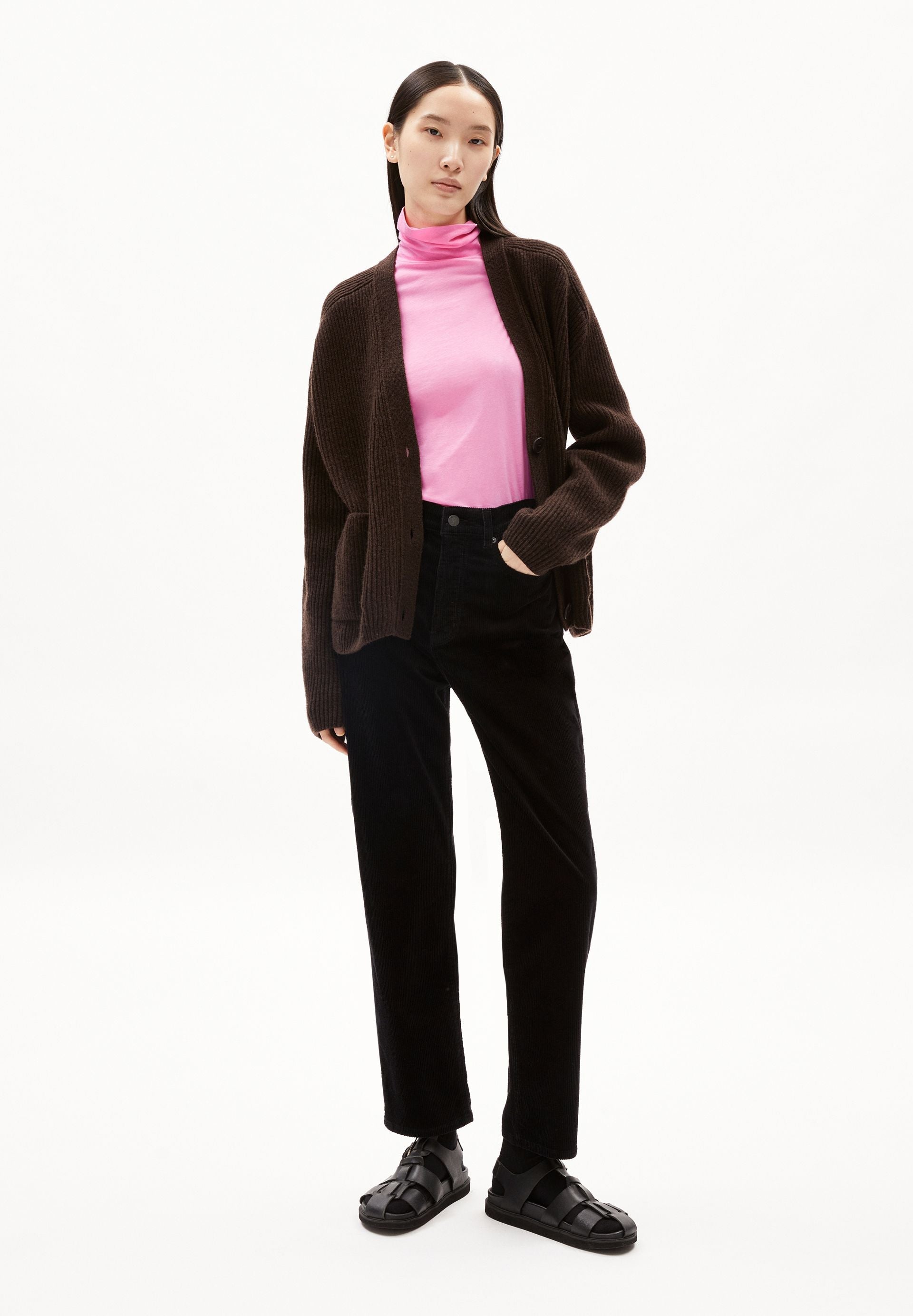 AAIKALA CORDUROY | black