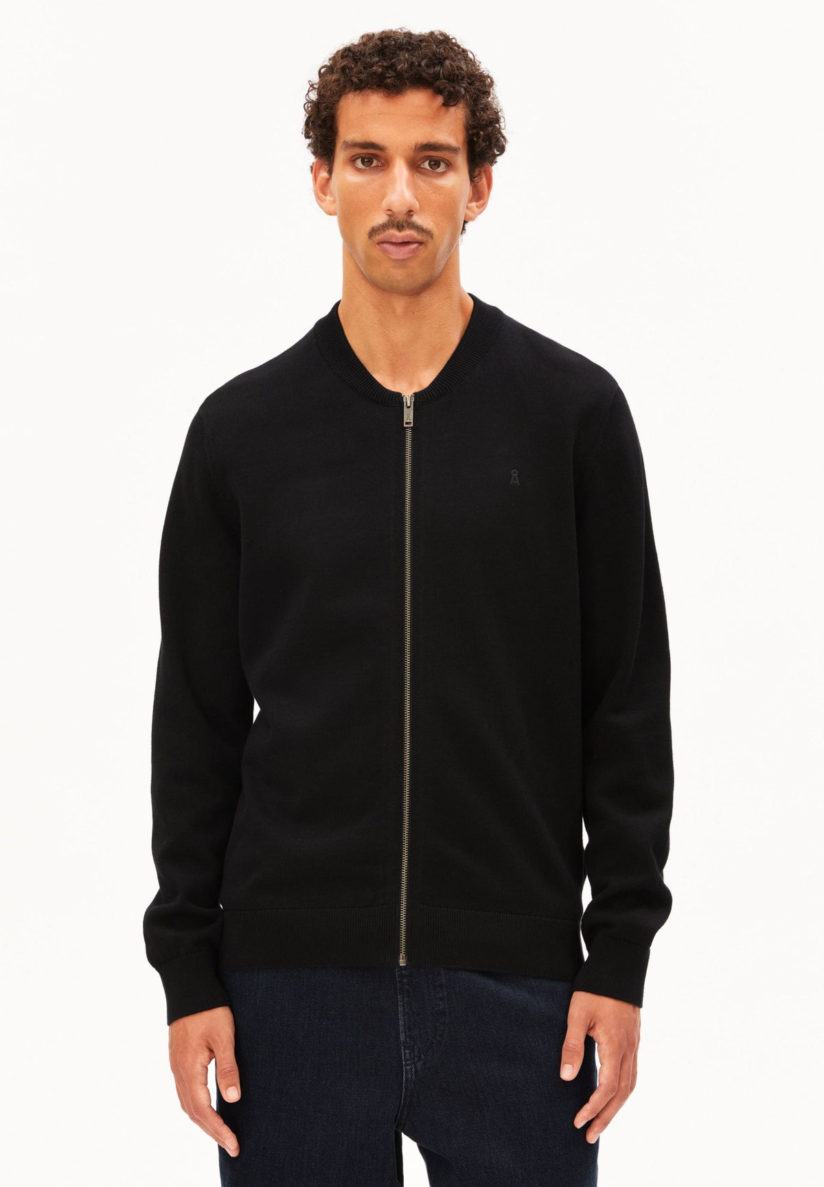 AGAAMON STRICKJACKE | black