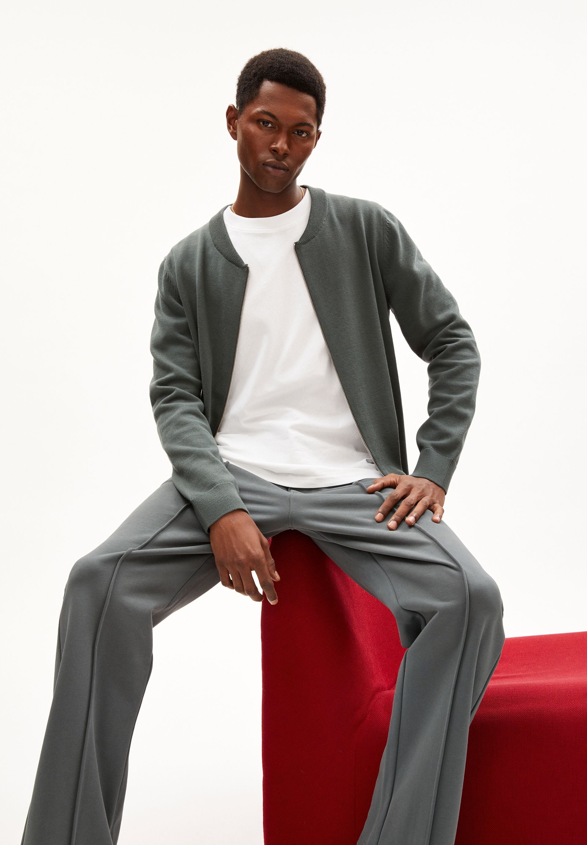 AGAAMON STRICKJACKE | space steel