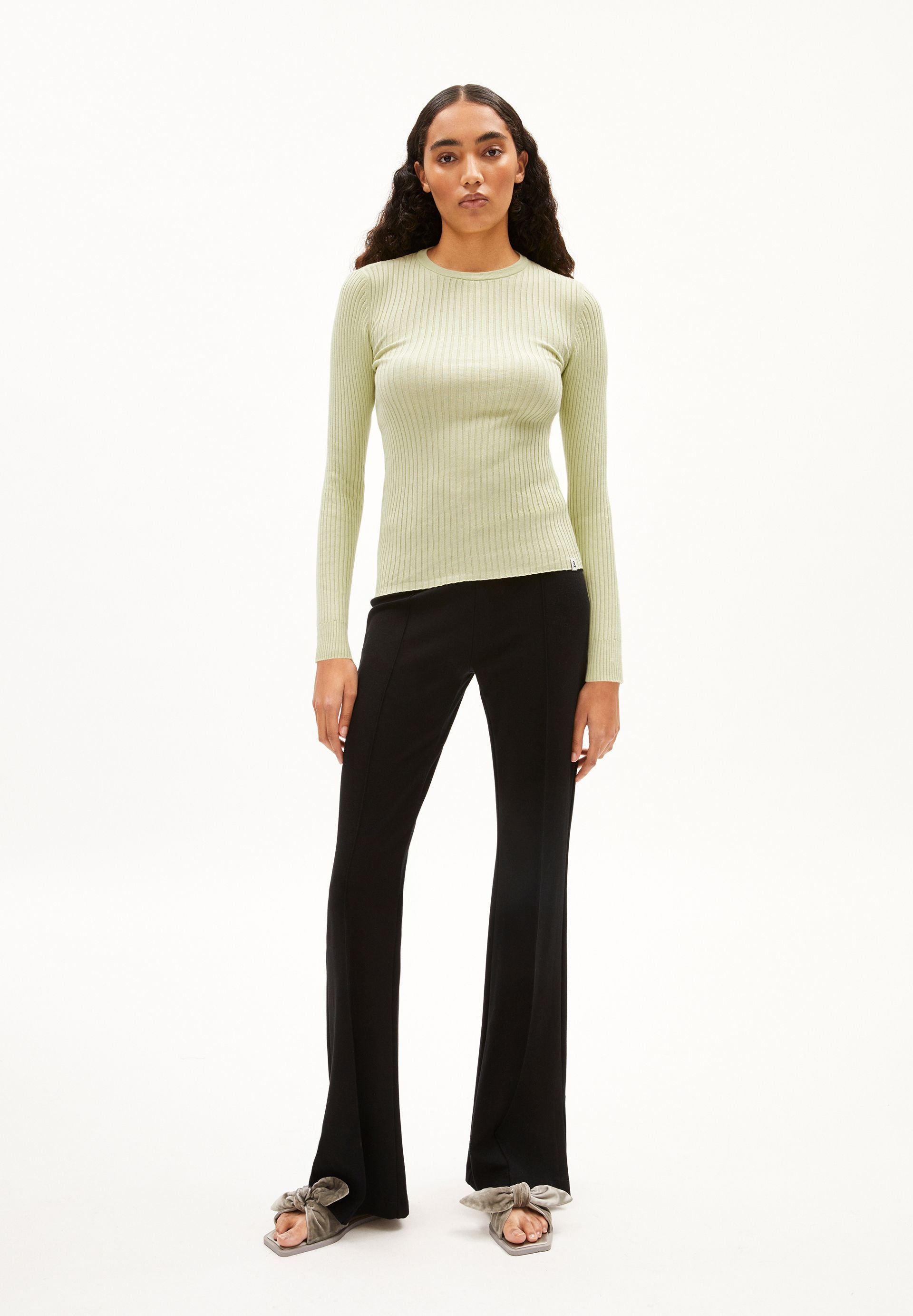 ALAANIA RN | pastel green