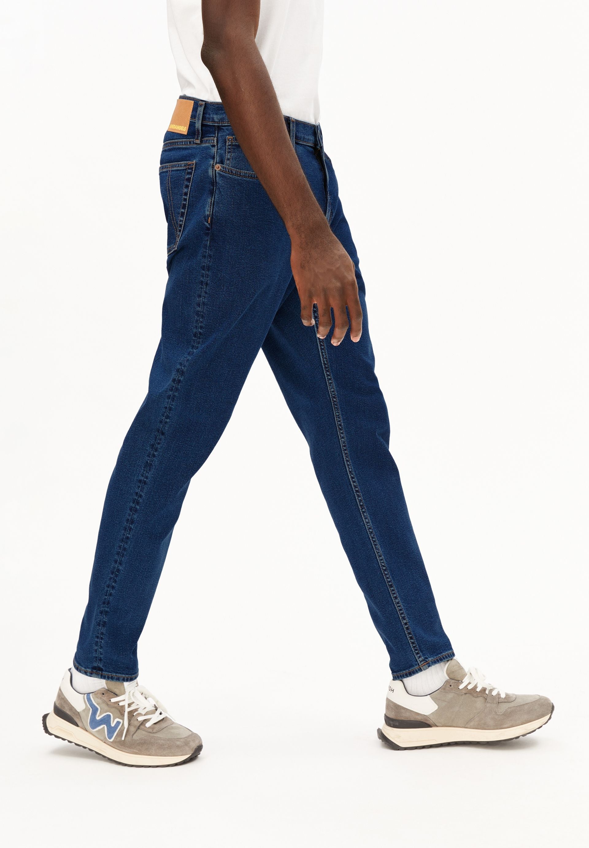 AARJO TARPA TAPERED JEANS | whale
