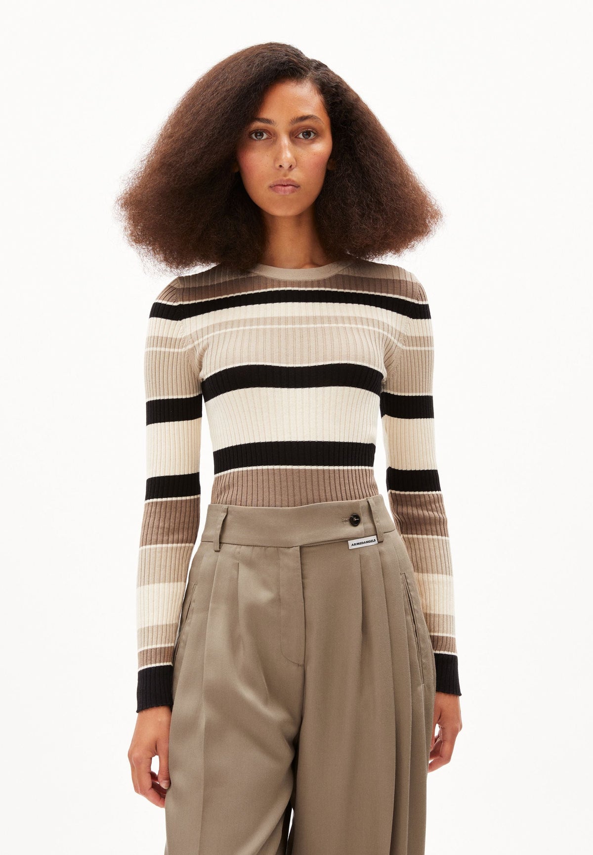 ALAANIA COLLEGE STRIPE