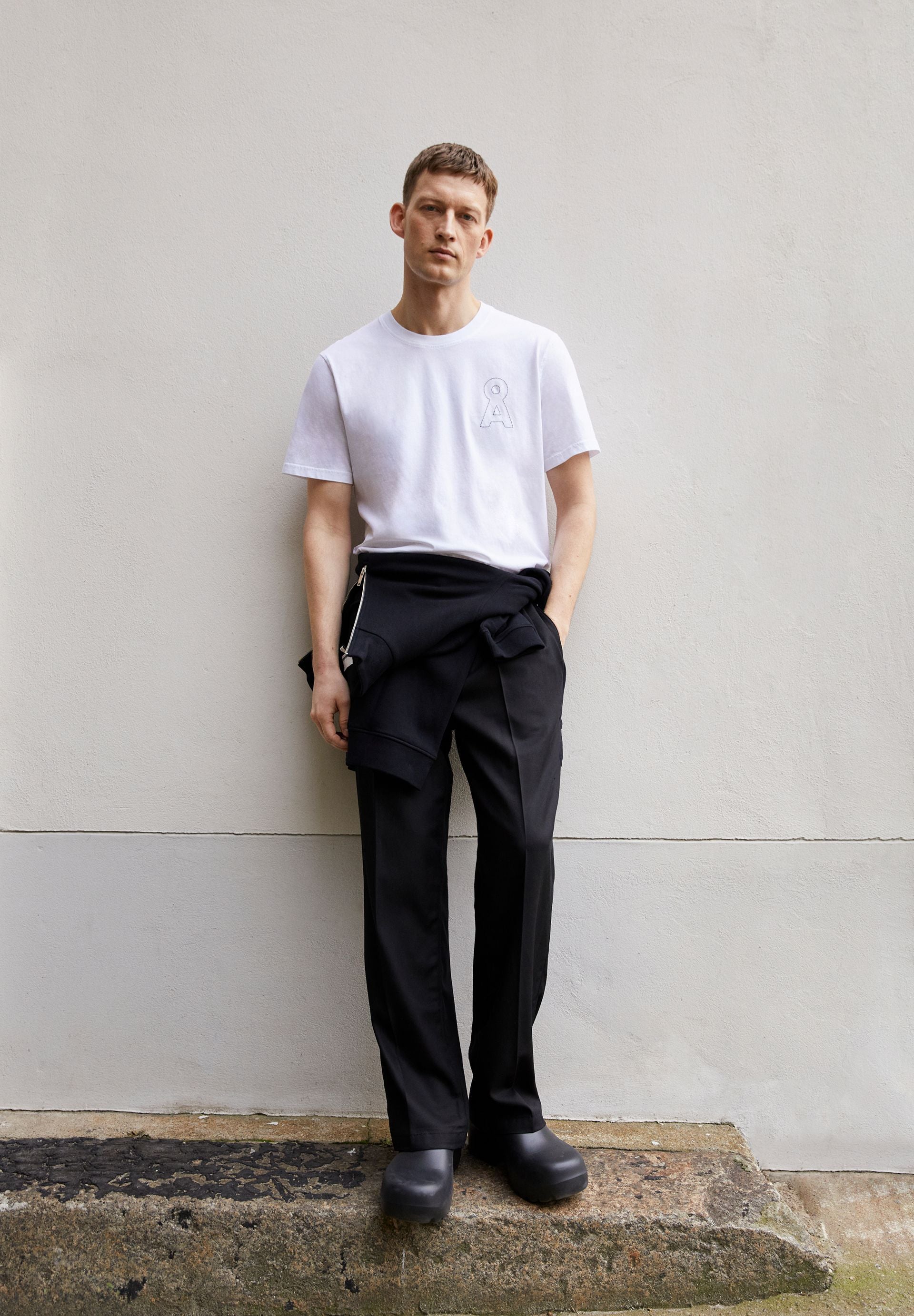 AADONI COLLEGE EMBRO | white