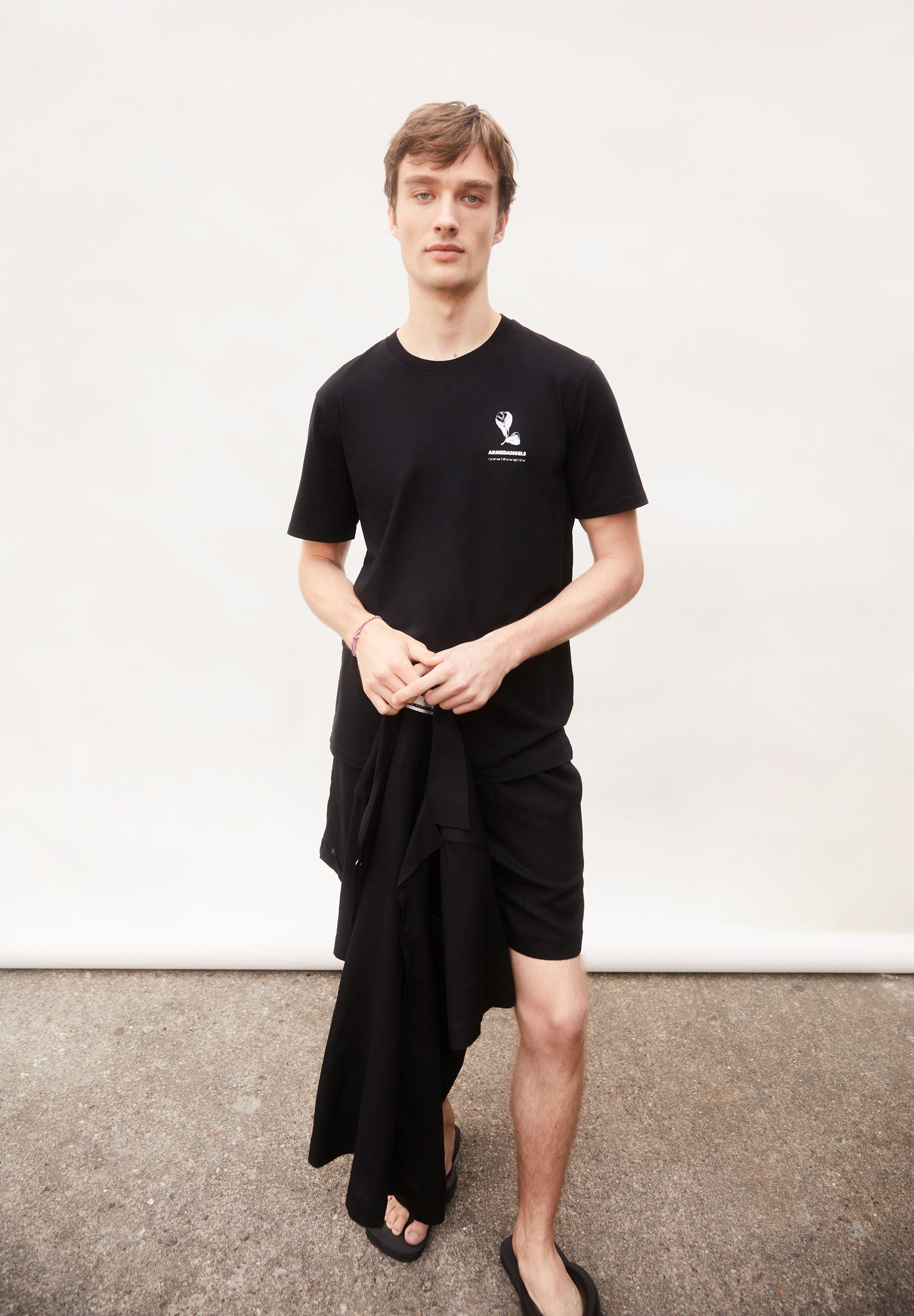 AADONI LEAAF | black