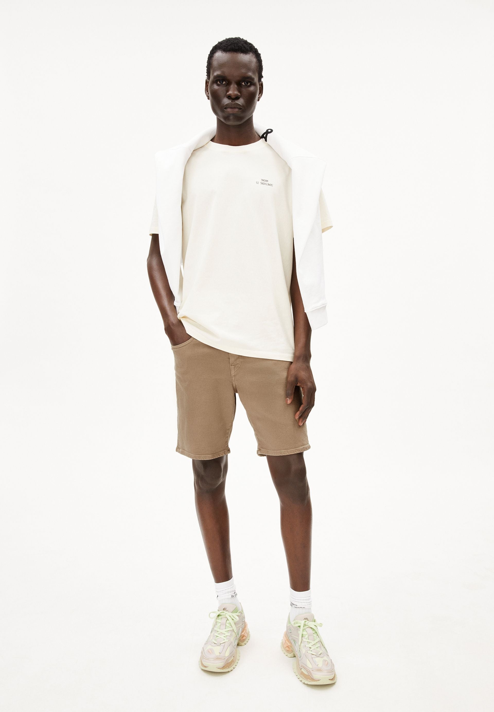 AARVO GMT DYE | sandstone