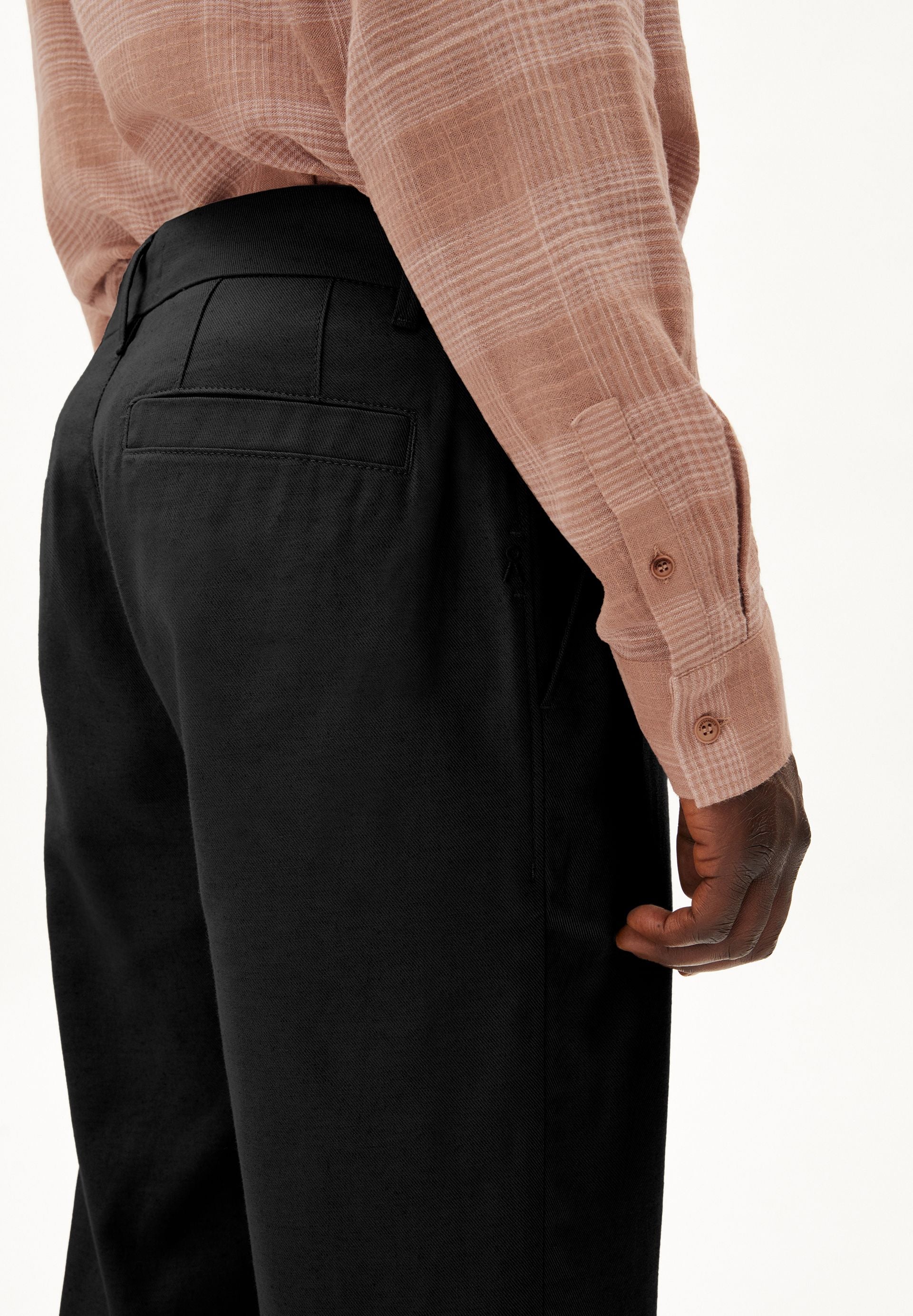 ALVAARO LINEN | black