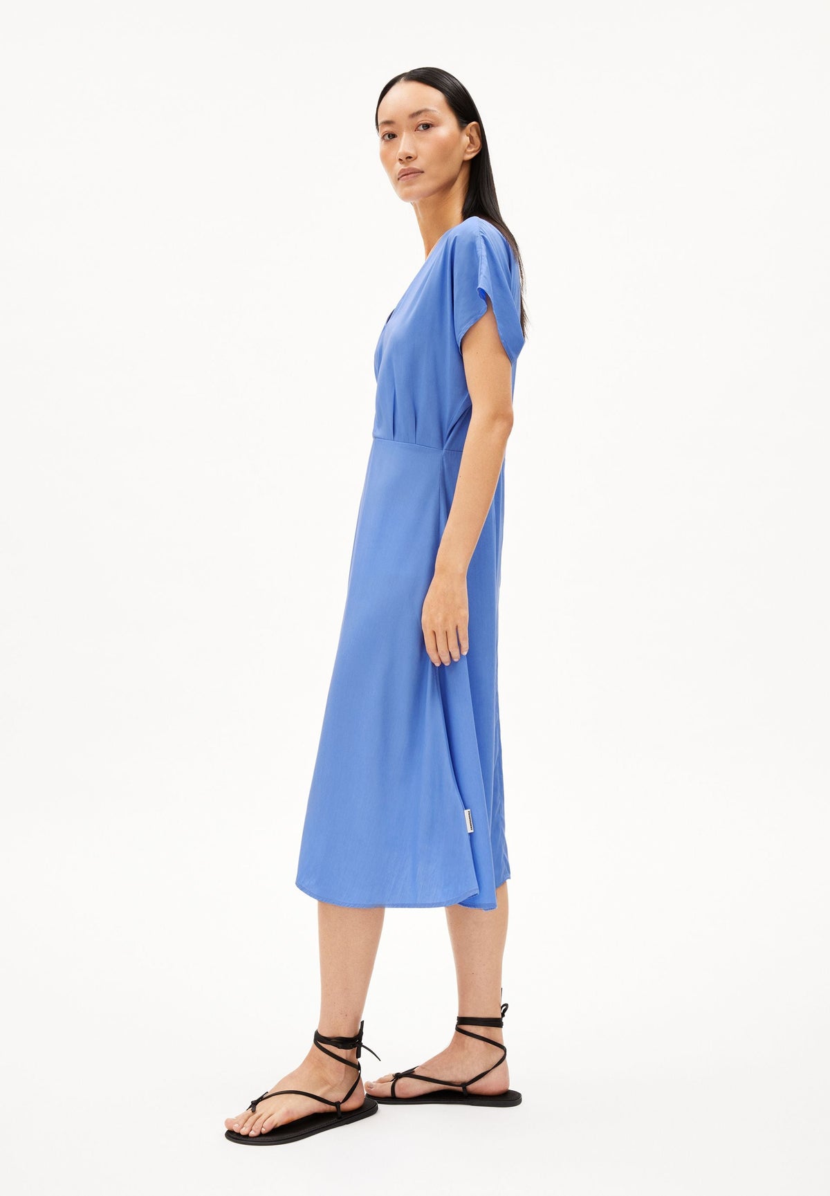 AALBINE | blue bloom