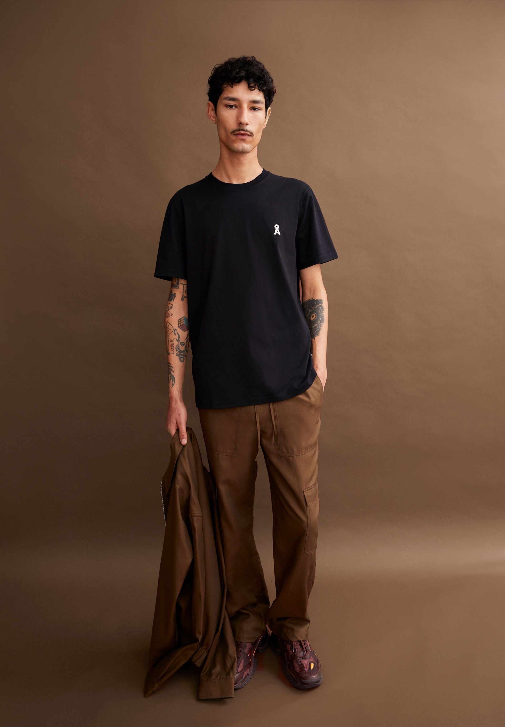AADONI CHAANGE | black