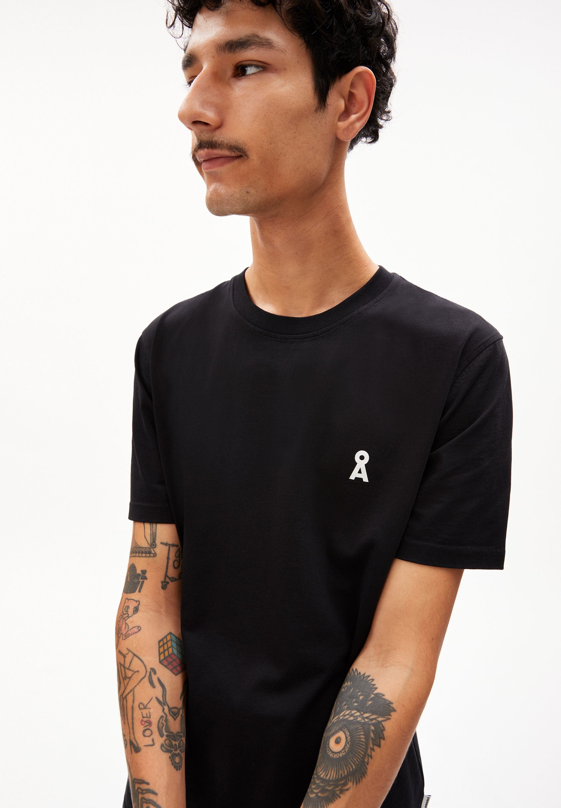 AADONI CHAANGE | black