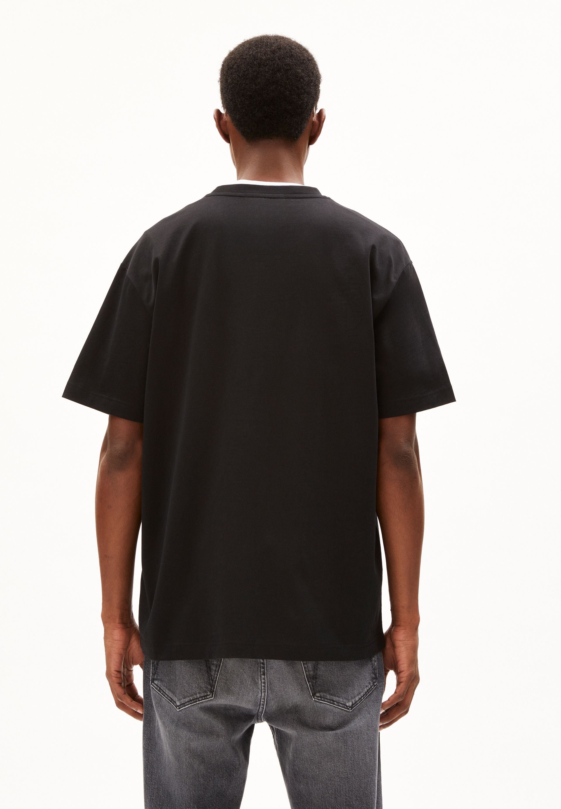 AADRU | black