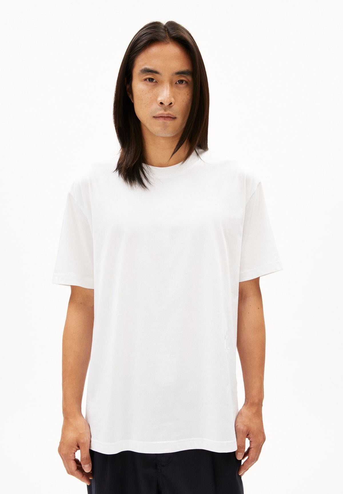 AADRU | white