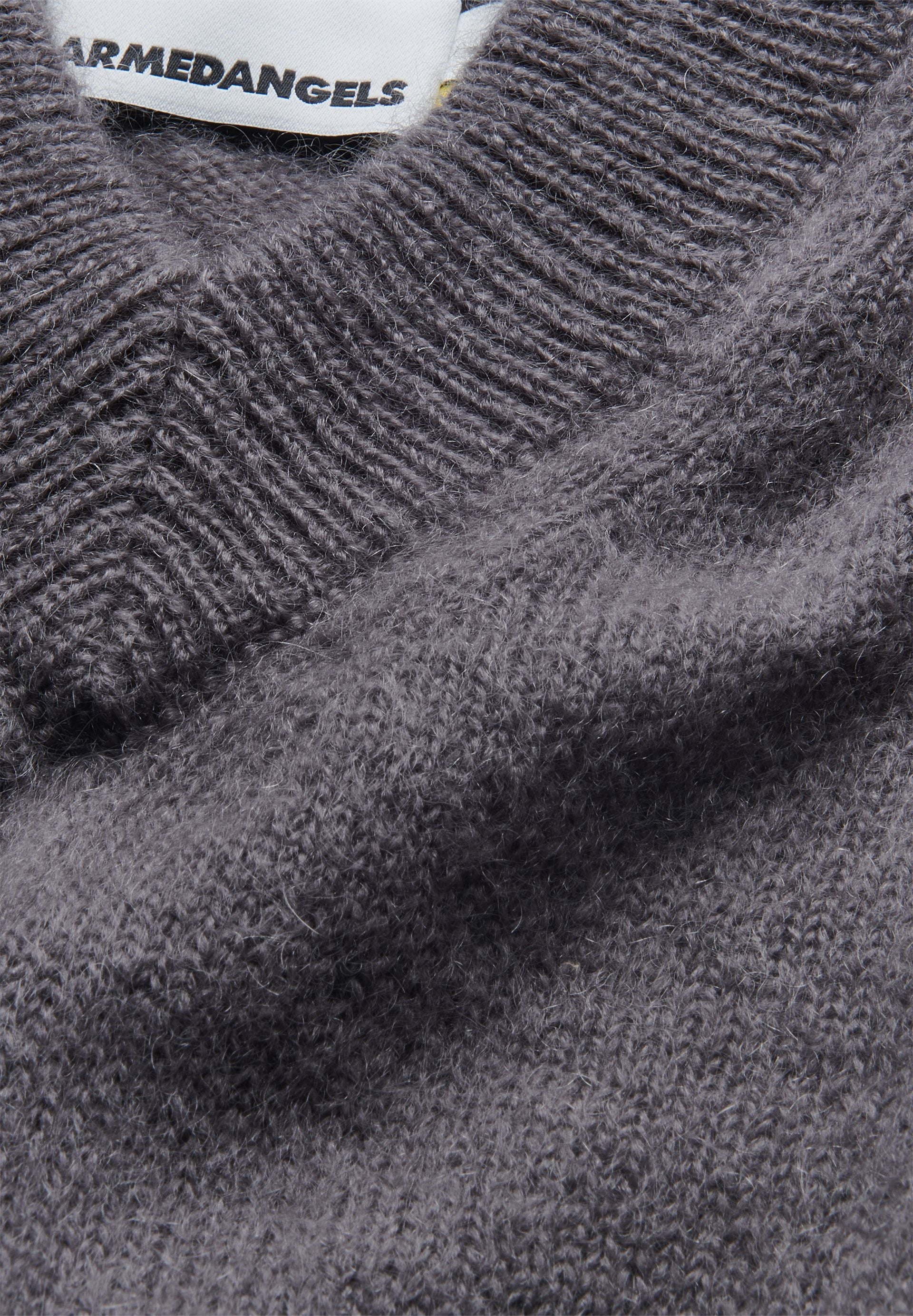 ALBASAA MOHAIR | iron cast