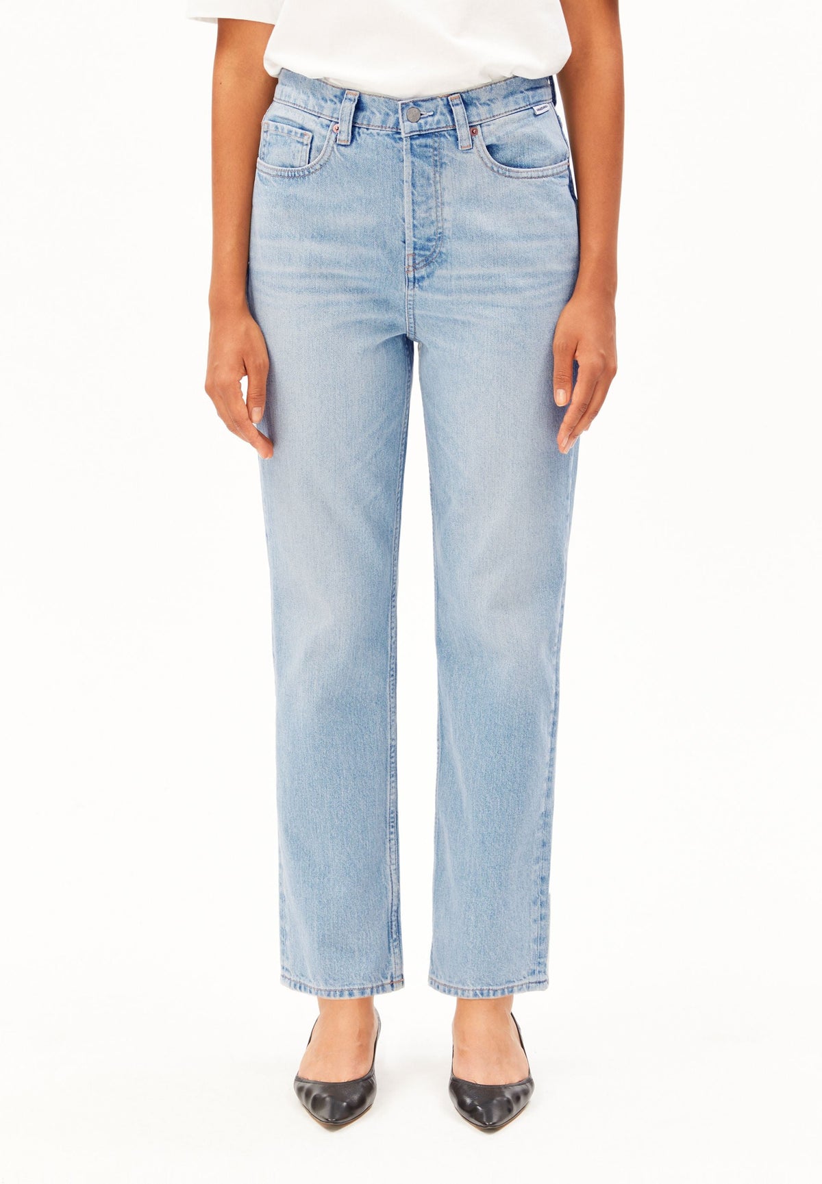 AAIKALA HIGH WAIST STRAIGHT JEANS | andromedar