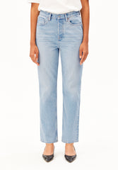 AAIKALA HIGH WAIST STRAIGHT JEANS | andromedar