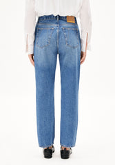 AAIKALA HIGH WAIST STRAIGHT JEANS | crunchy