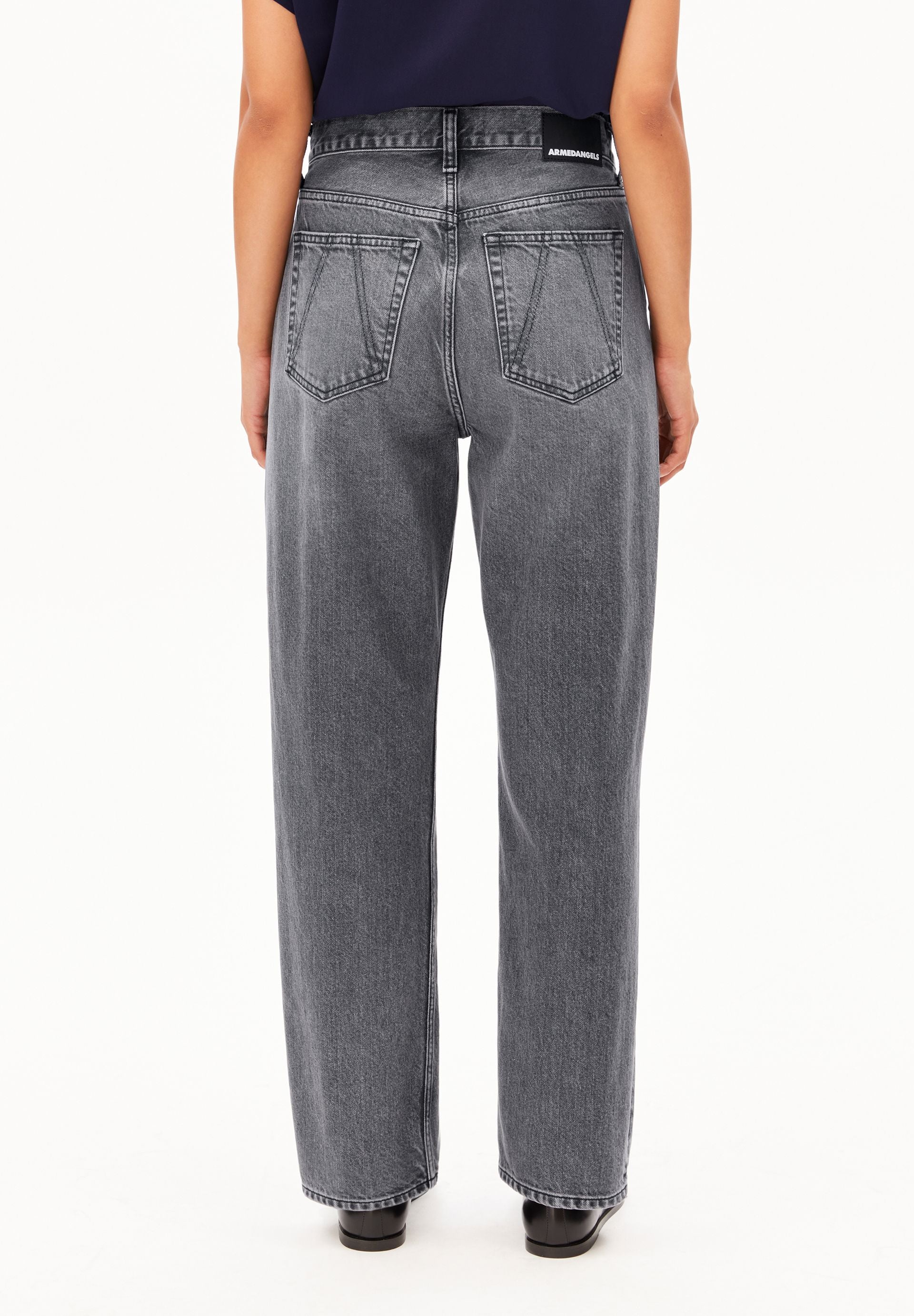AAIKALA HIGH WAIST STRAIGHT JEANS | soft ash