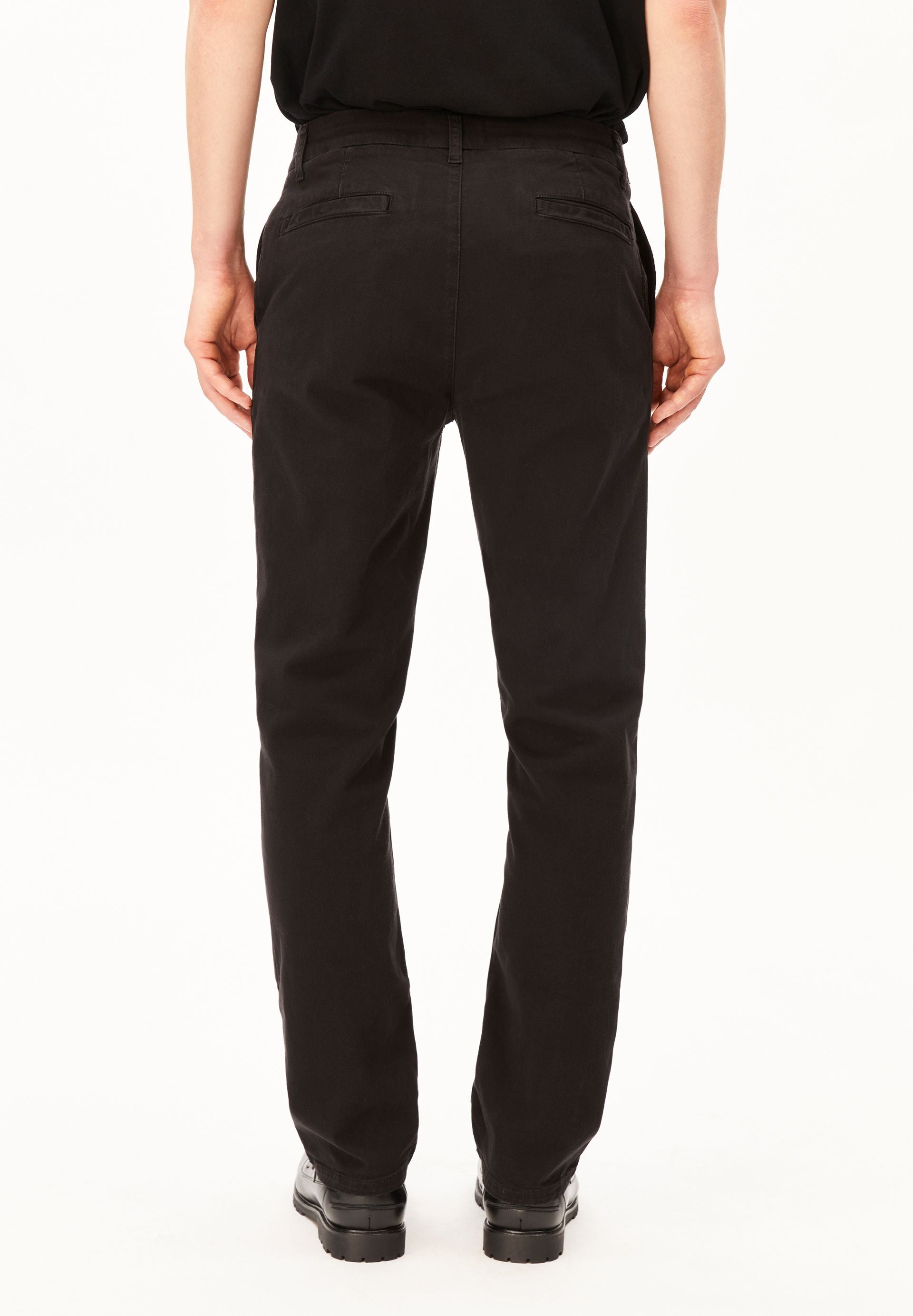 AASTER CHINOHOSE | black