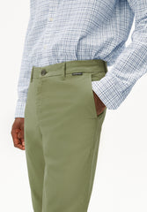 AASTER CHINOHOSE | fatigue green