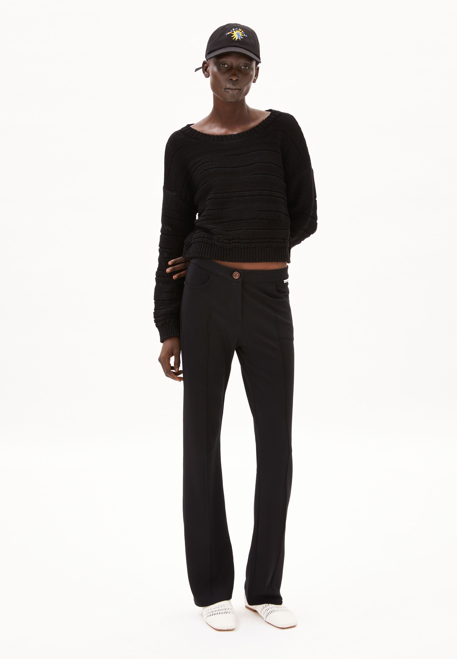 AALIYA | black