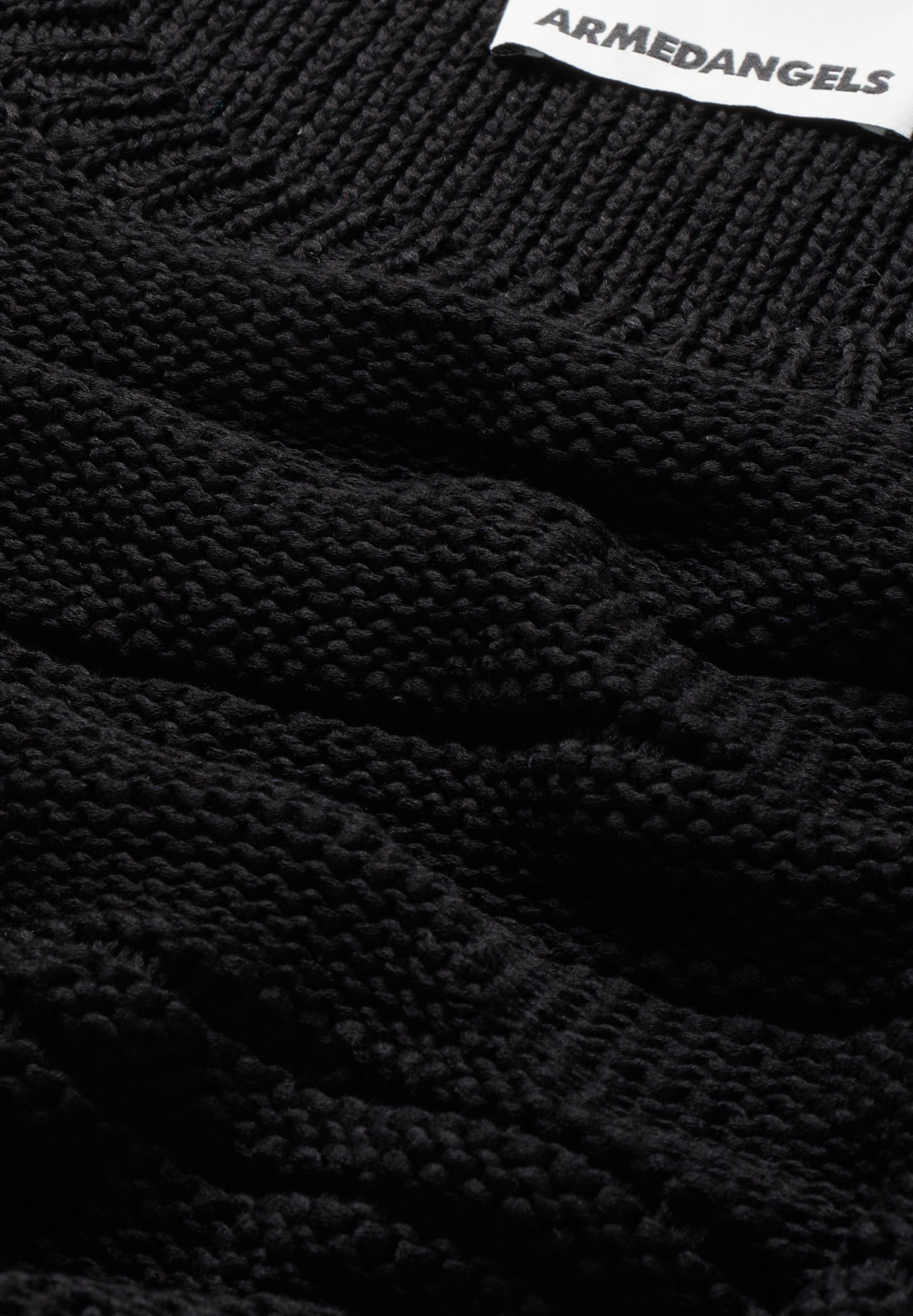 AALIYA | black