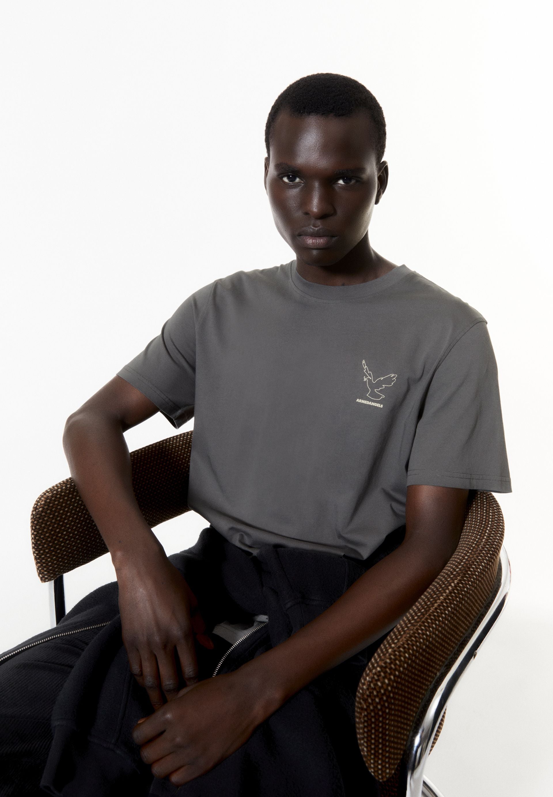 AADONI NESTLING | iron cast