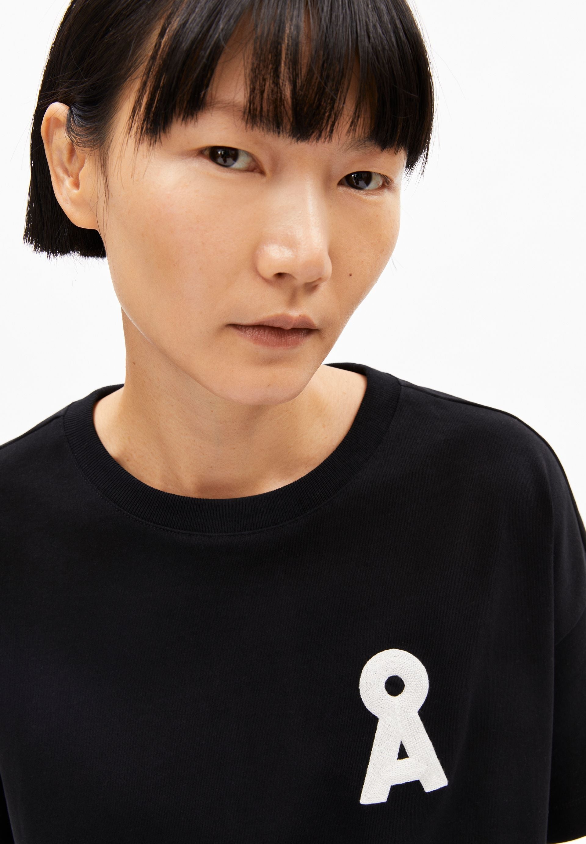 ALBERTARAA T-SHIRT | black