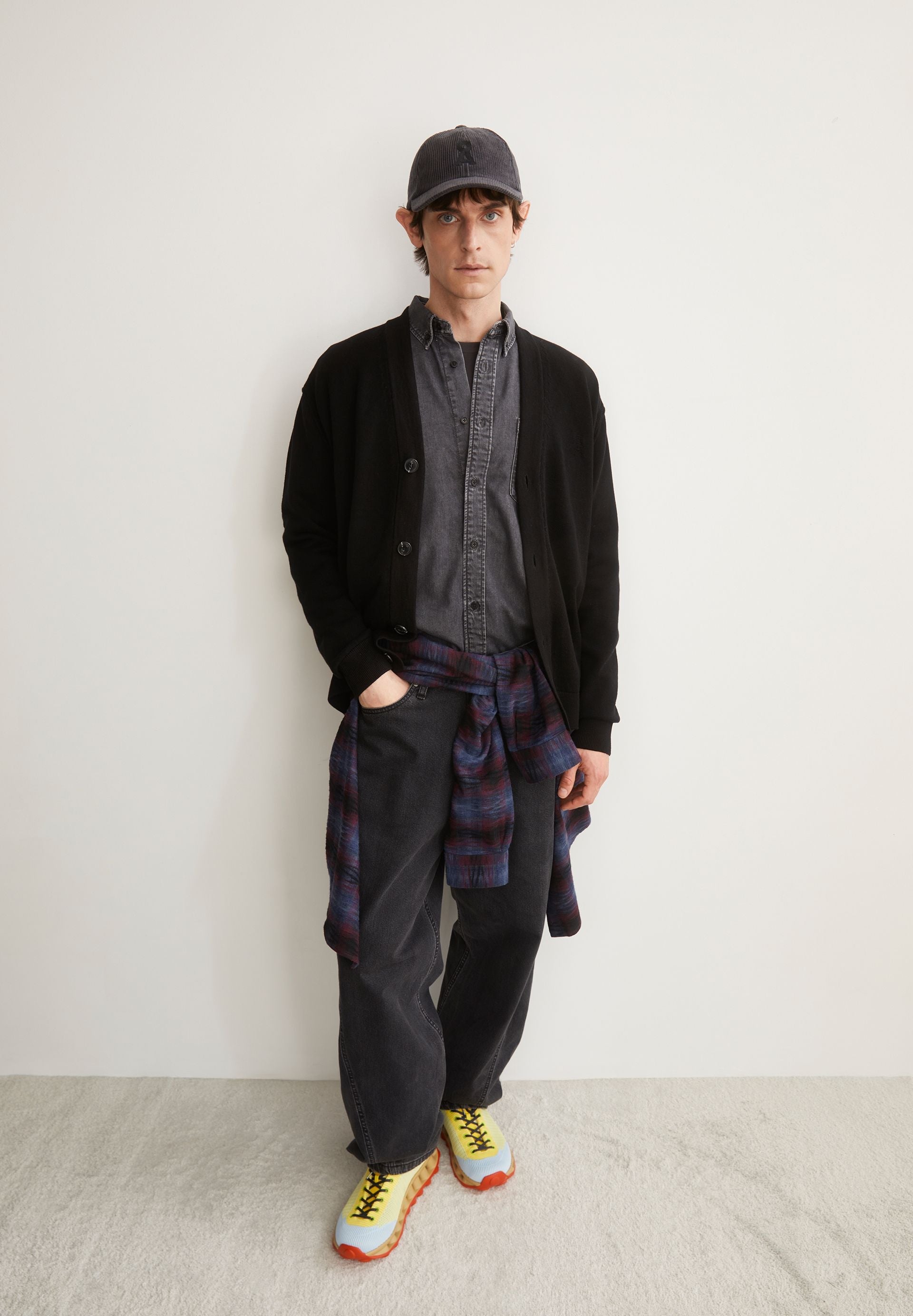AANATOL STRICKJACKE | black