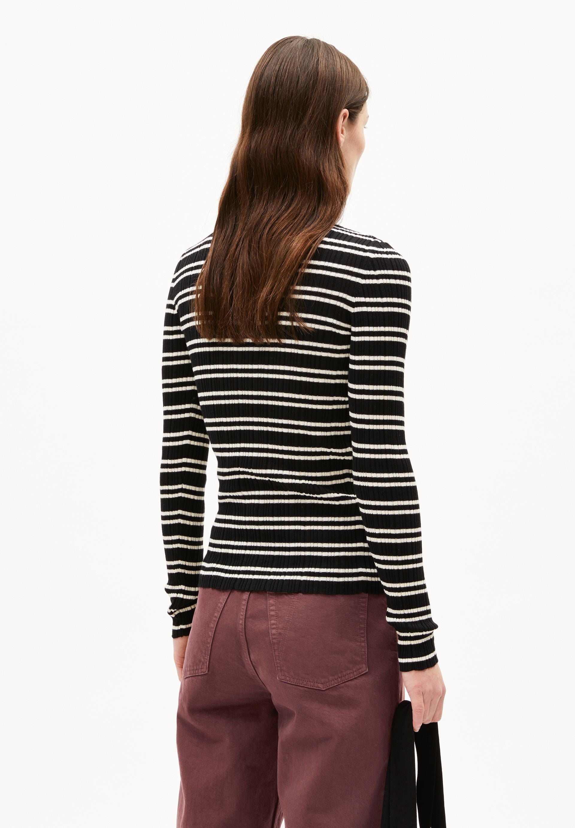 ALAANIA CHIFFRON STR STRICKPULLOVER | black-oatmilk