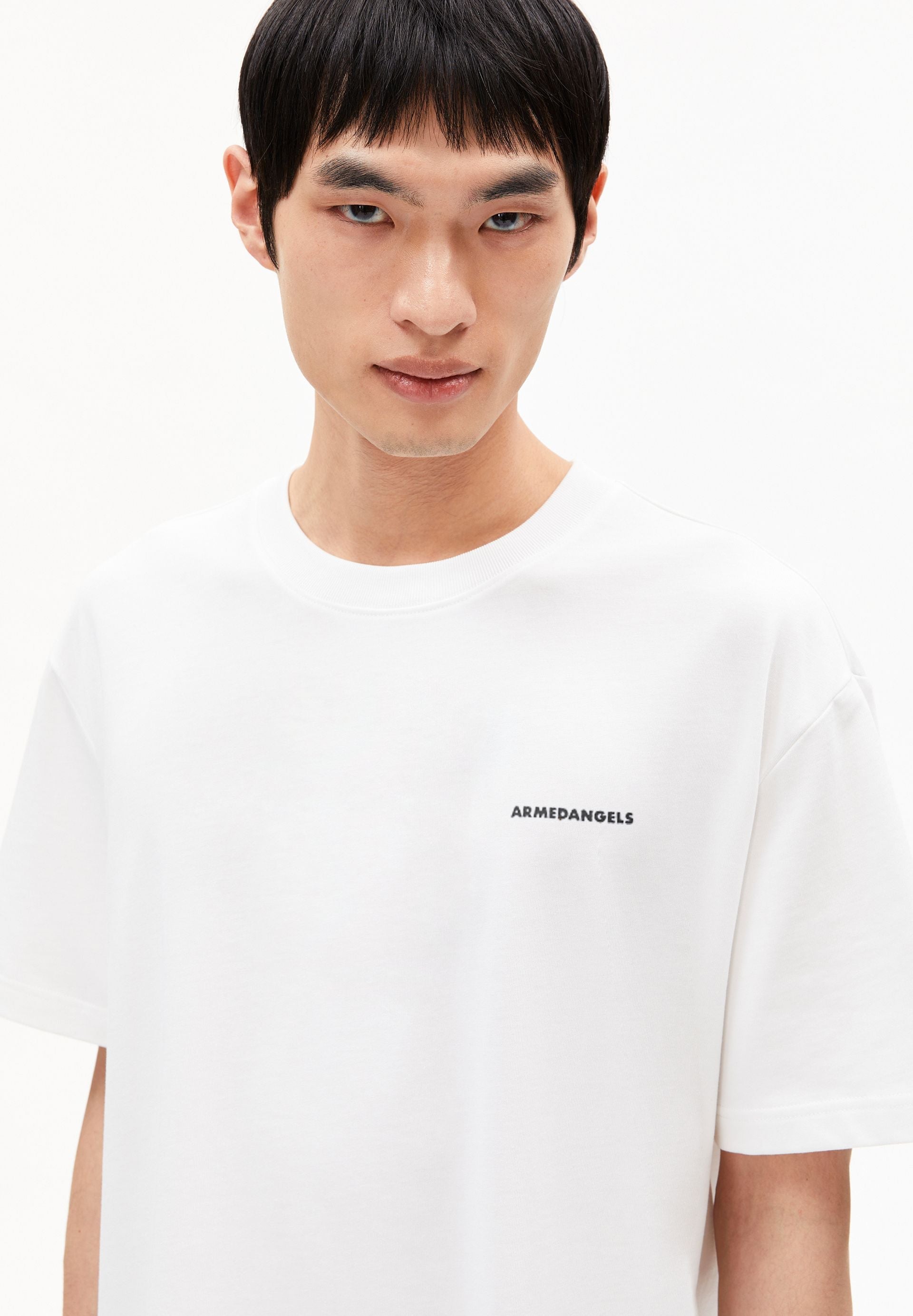 AADRU OUTSIDE | white