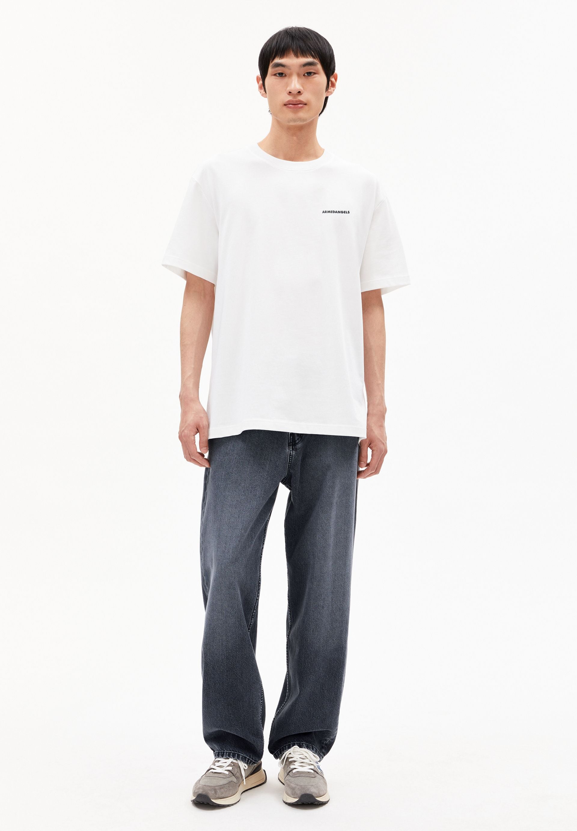 AADRU OUTSIDE | white