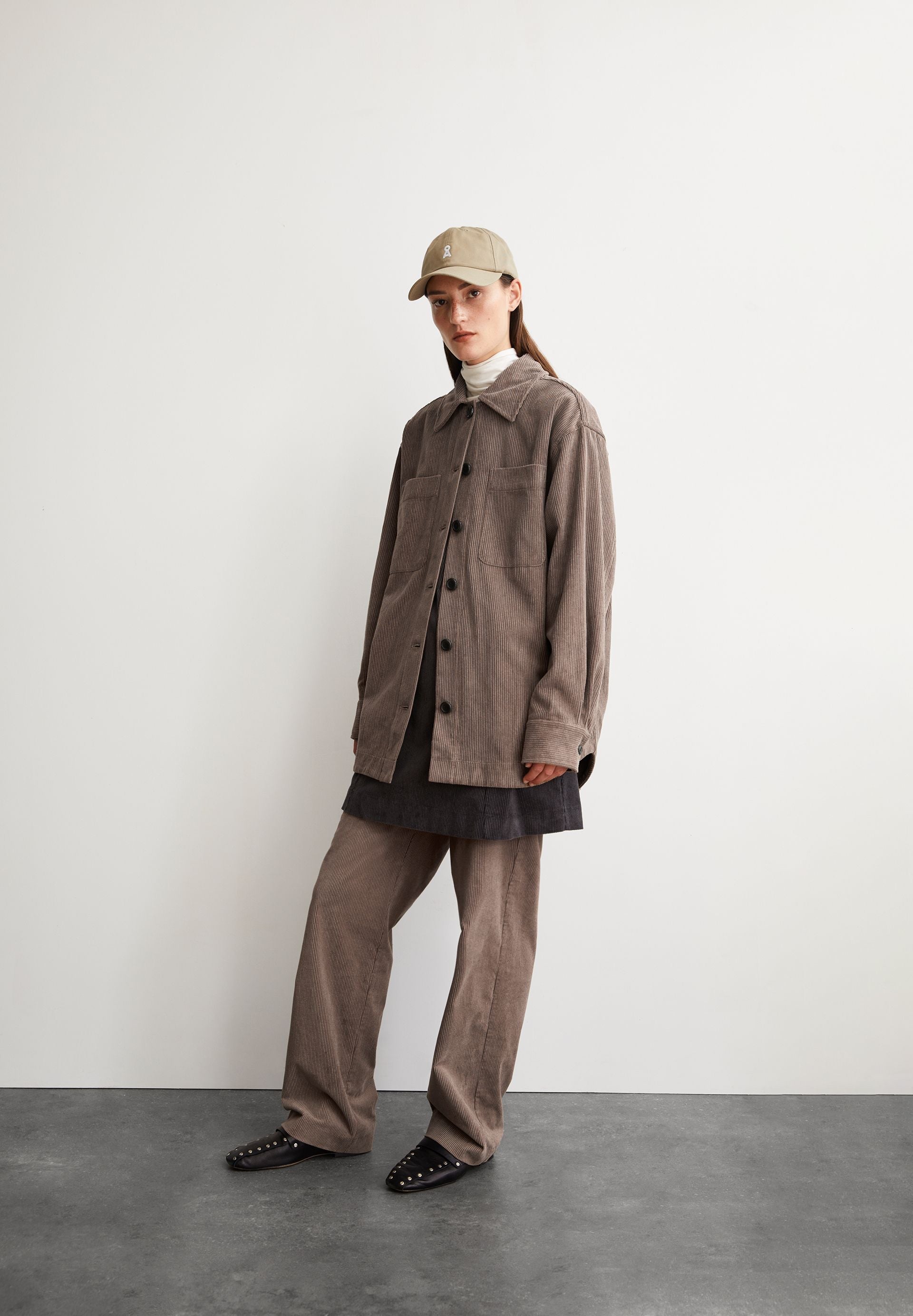 ALMARAALI CORDUROY | walnut cream