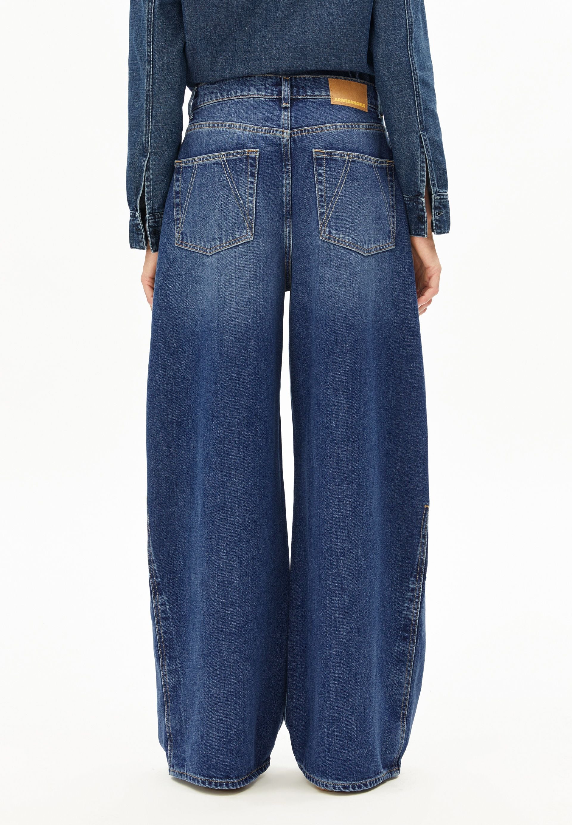 AALTHEA MID WAIST BARREL JEANS | fade