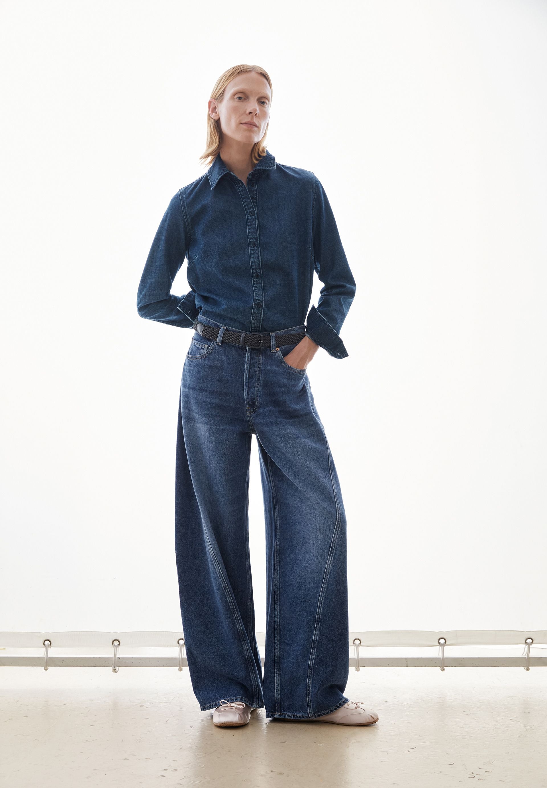 AALTHEA MID WAIST BARREL JEANS | fade