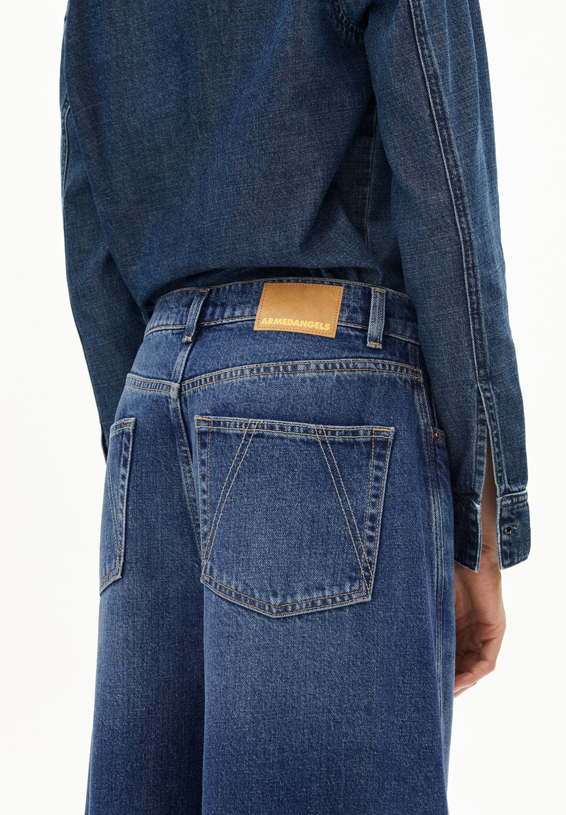AALTHEA MID WAIST BARREL JEANS | fade