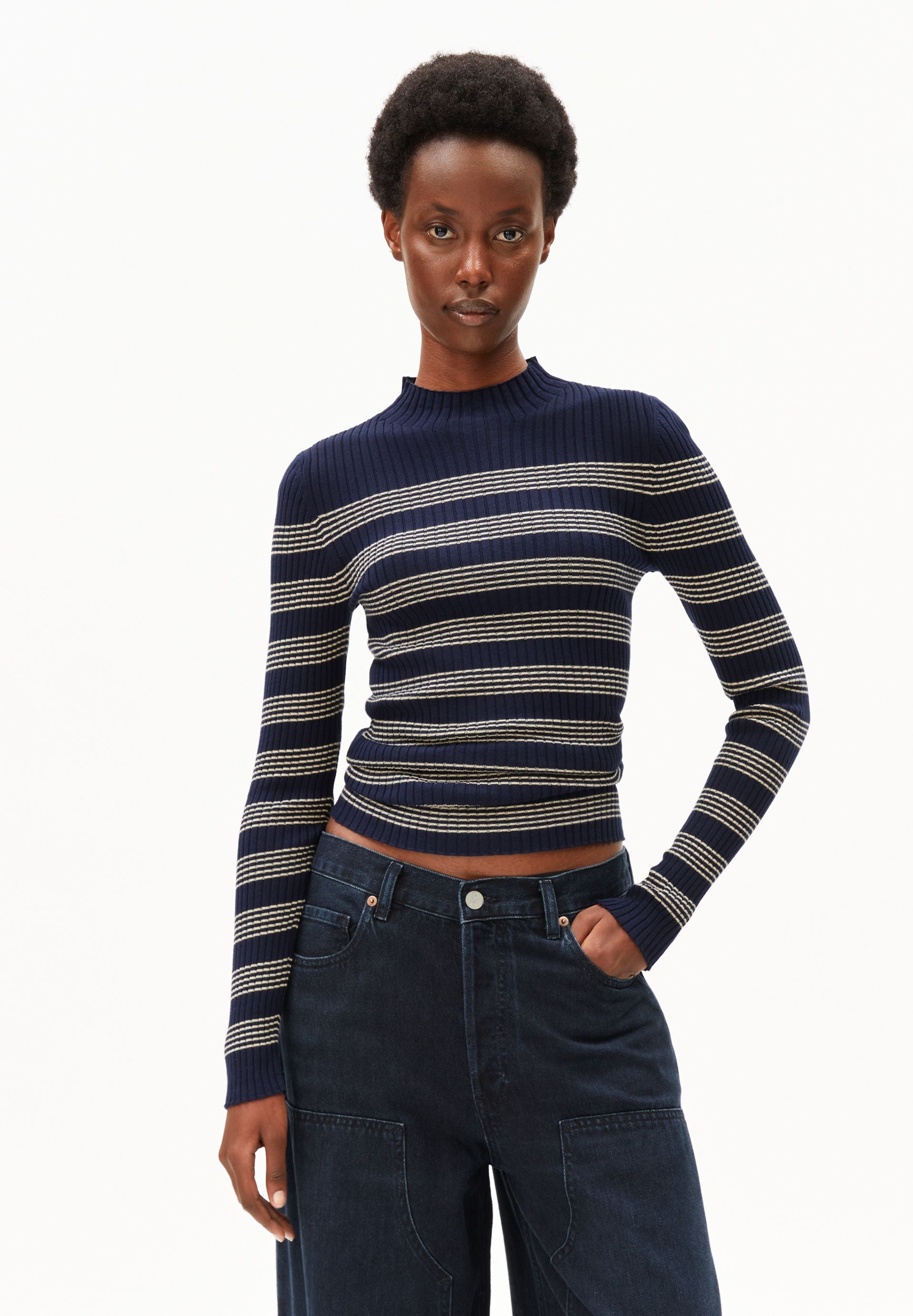 ALAANIA GESTREIFTER STRICKPULLOVER