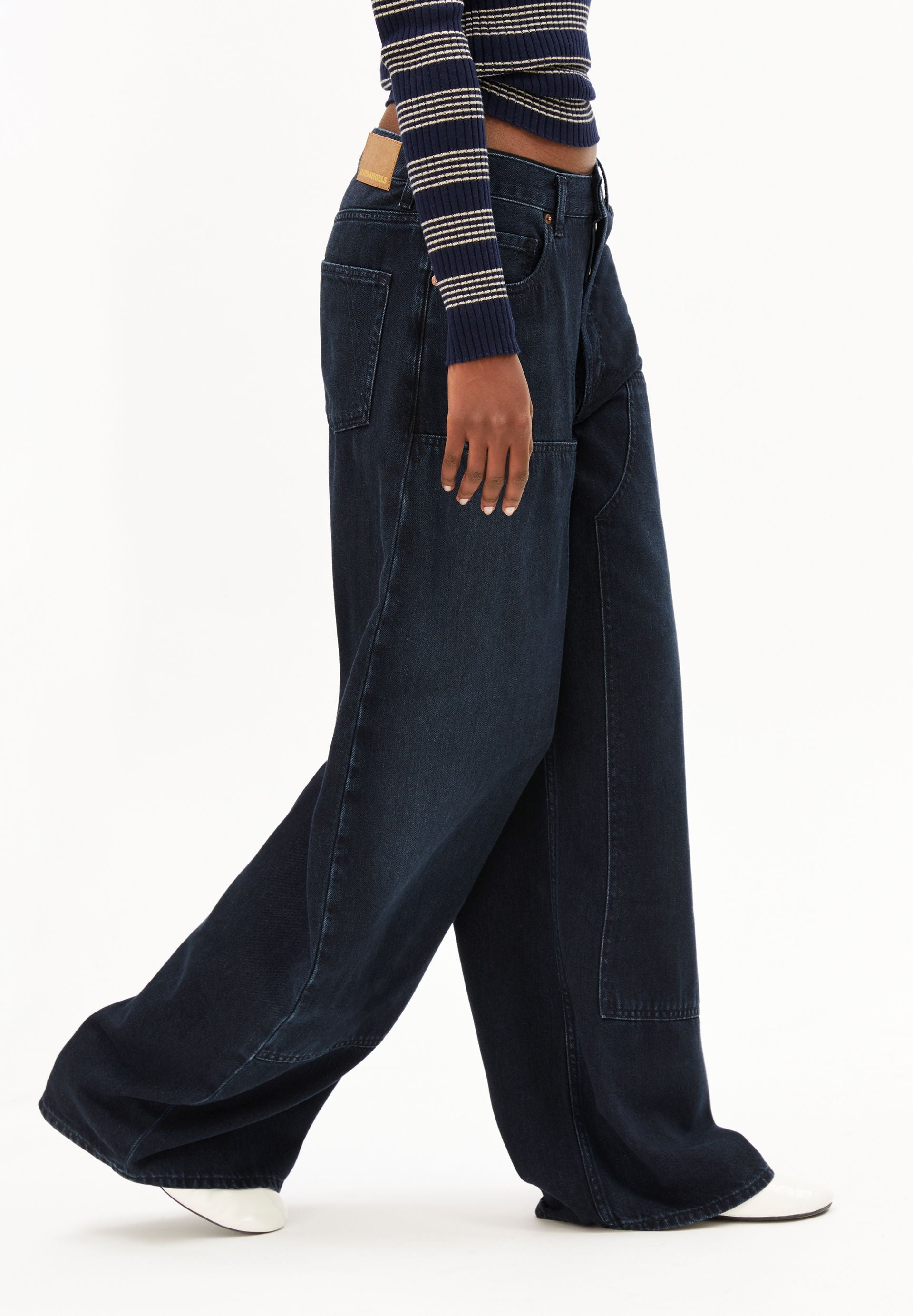 AALTHEA MID WAIST BARREL JEANS | fluid ink